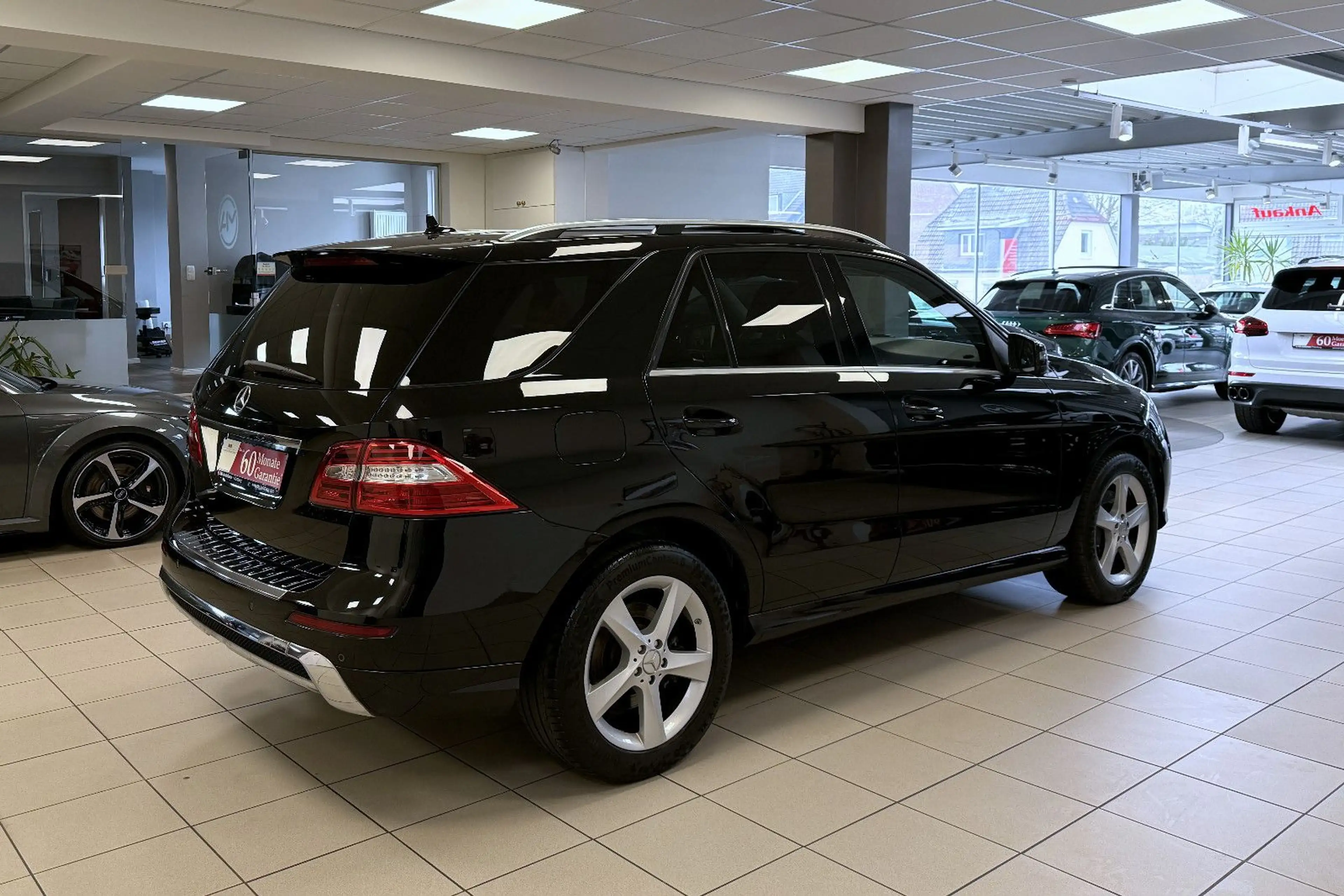 Mercedes-Benz ML 350 CDI BT *AMG*AHK*GlasSD*Airmatic*Kamera* — photo 3