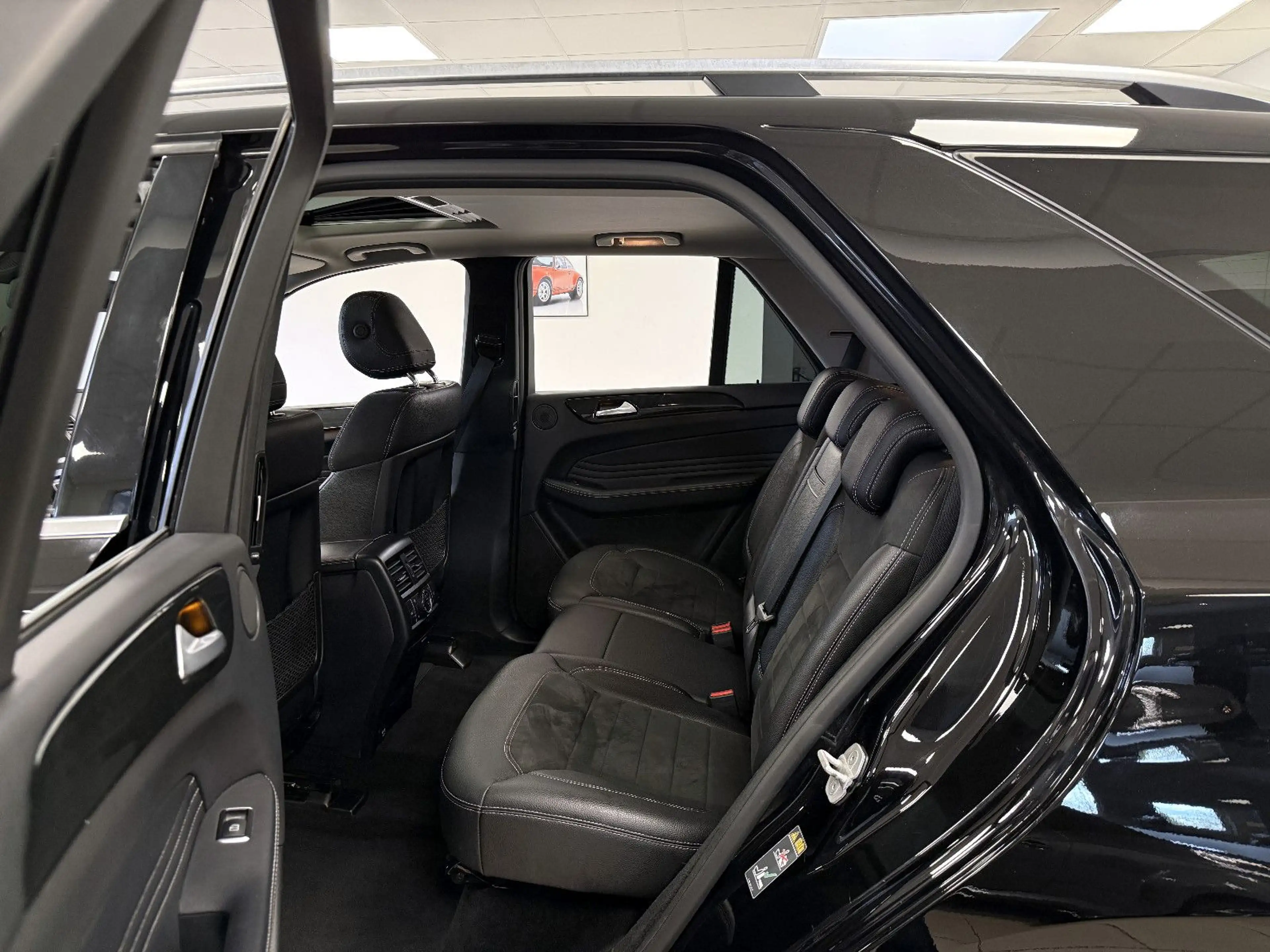 Mercedes-Benz ML 350 CDI BT *AMG*AHK*GlasSD*Airmatic*Kamera* — photo 7