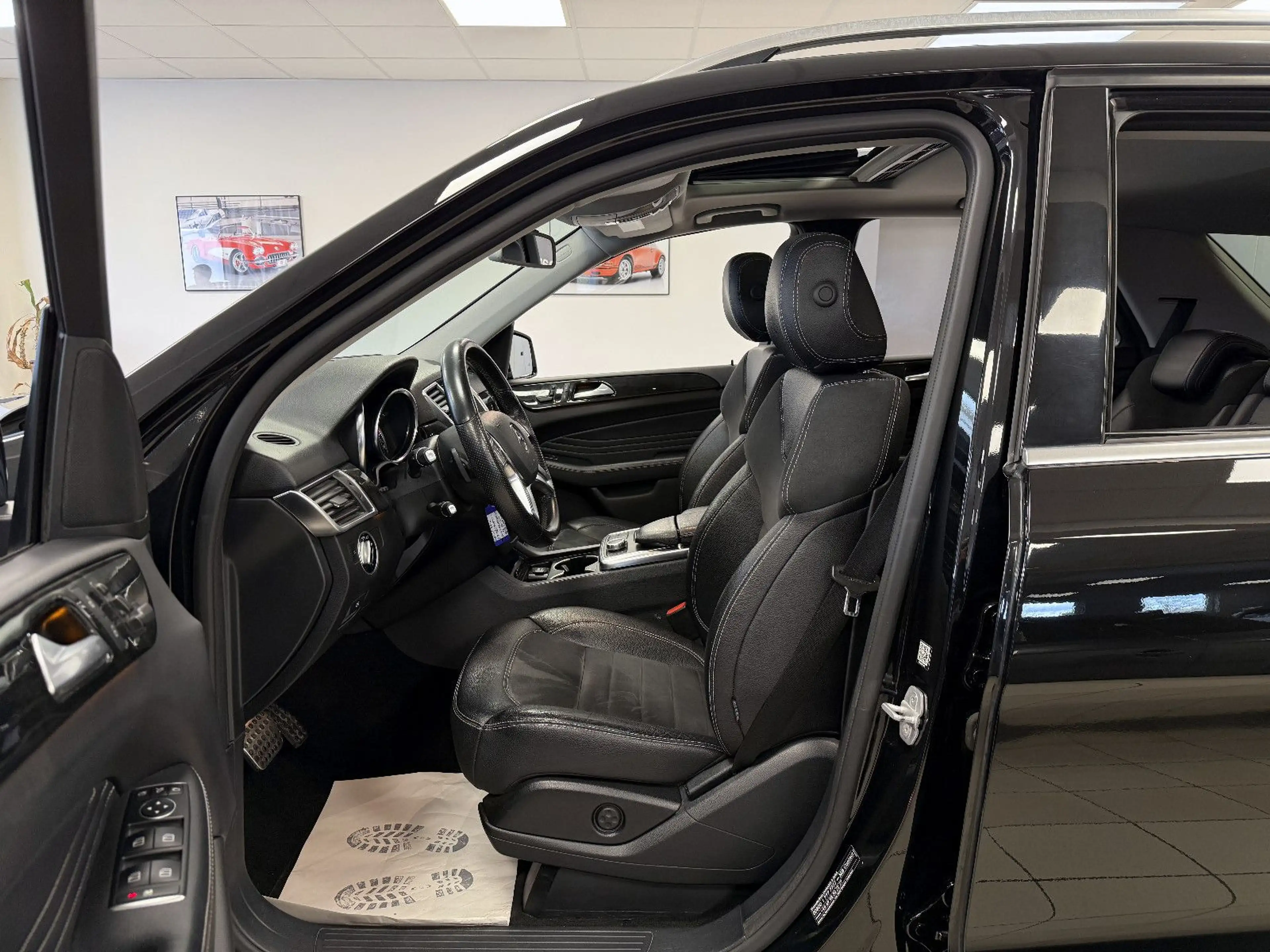 Mercedes-Benz ML 350 CDI BT *AMG*AHK*GlasSD*Airmatic*Kamera* — photo 6