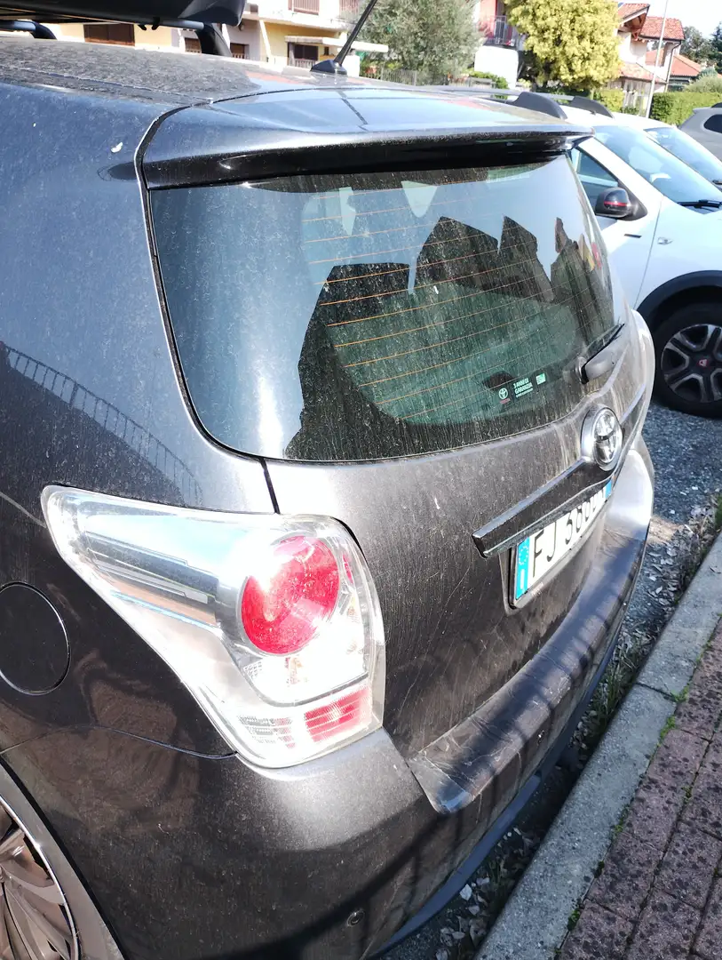 Toyota Verso 1.6 Active Grigio - 2