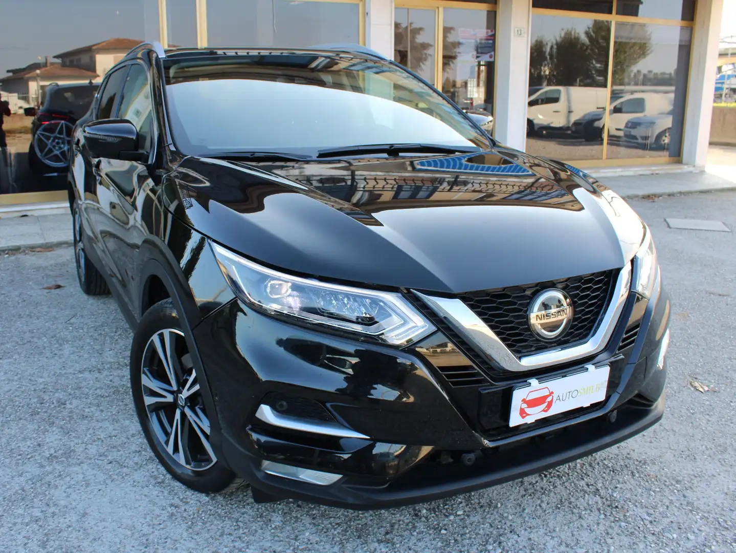 Nissan Qashqai 1.5 dci N-Connecta 115cv TETTO INTTELIGENT PARKING Nero - 2