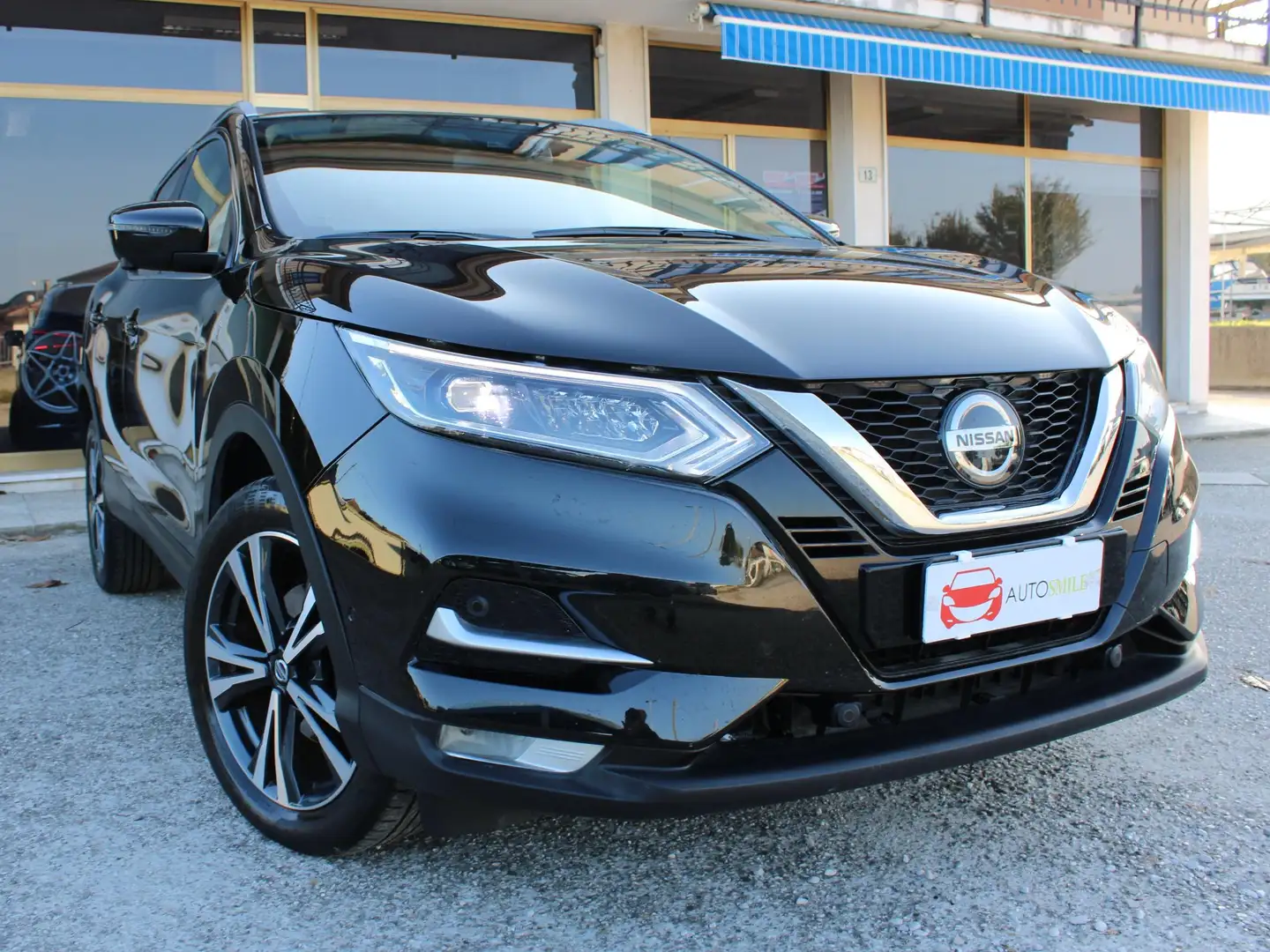 Nissan Qashqai 1.5 dci N-Connecta 115cv TETTO INTTELIGENT PARKING Nero - 1