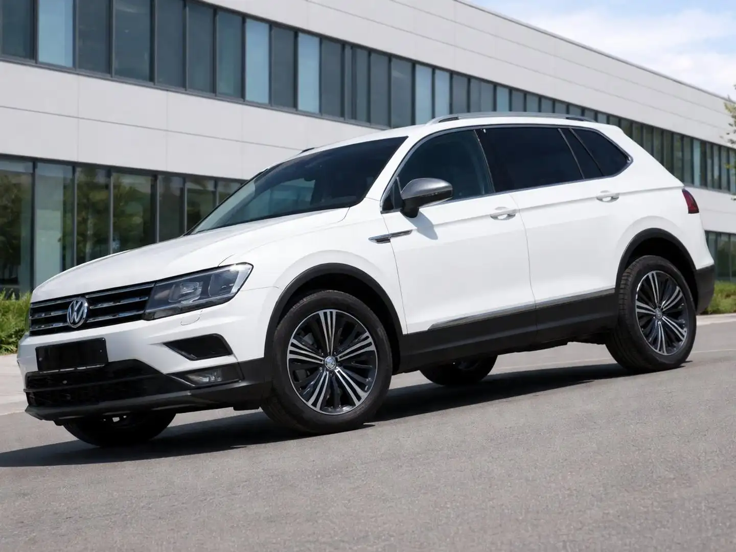 Volkswagen Tiguan Allspace Allspace. 190 PS. Panoramadach.22688 Euro netto! Weiß - 2