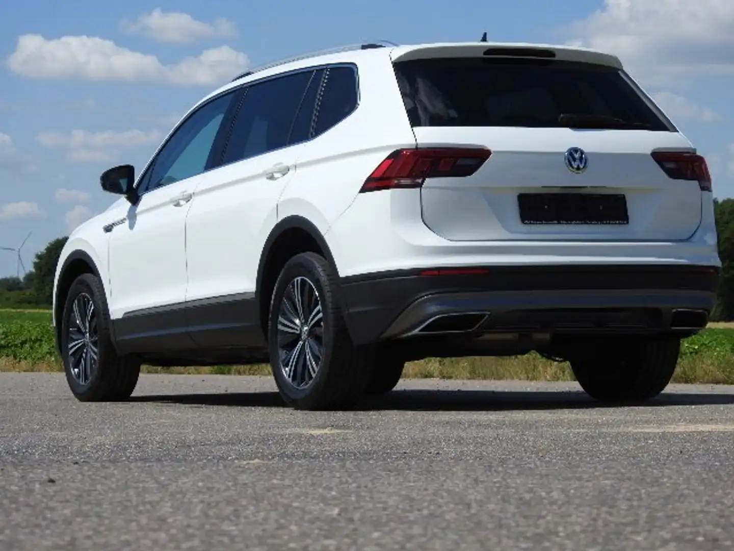 Volkswagen Tiguan Allspace Allspace. 190 PS. Panoramadach.21427 Euro netto! Weiß - 2