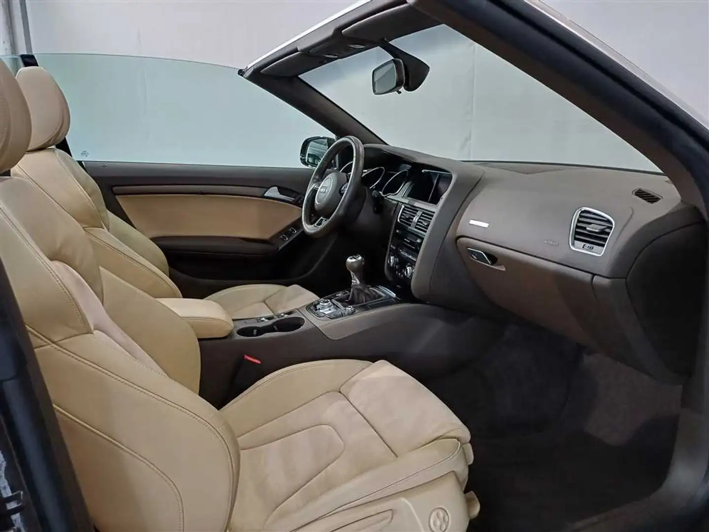 Audi A5 1.8 TFSI NAV+SHZ+PDC Braun - 2