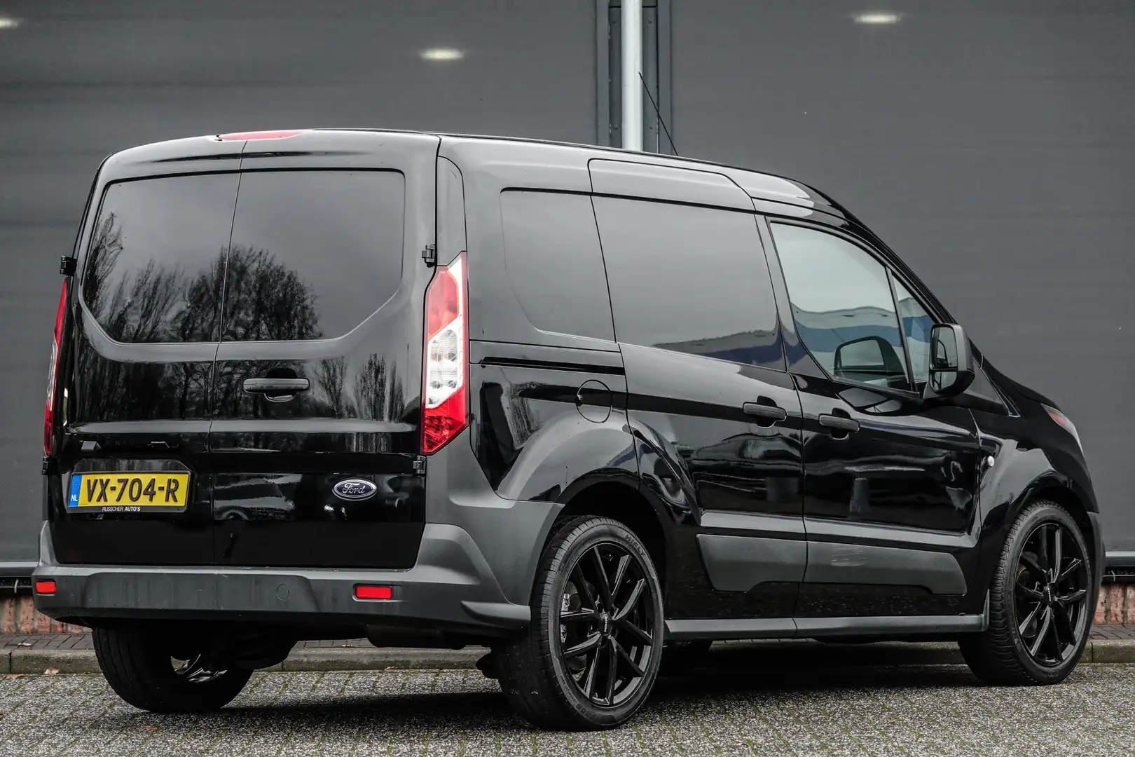 Ford Transit Connect L1 | 1.5Tdci 75Pk | Ambiente | 18'' | Shadow Black Zwart - 2