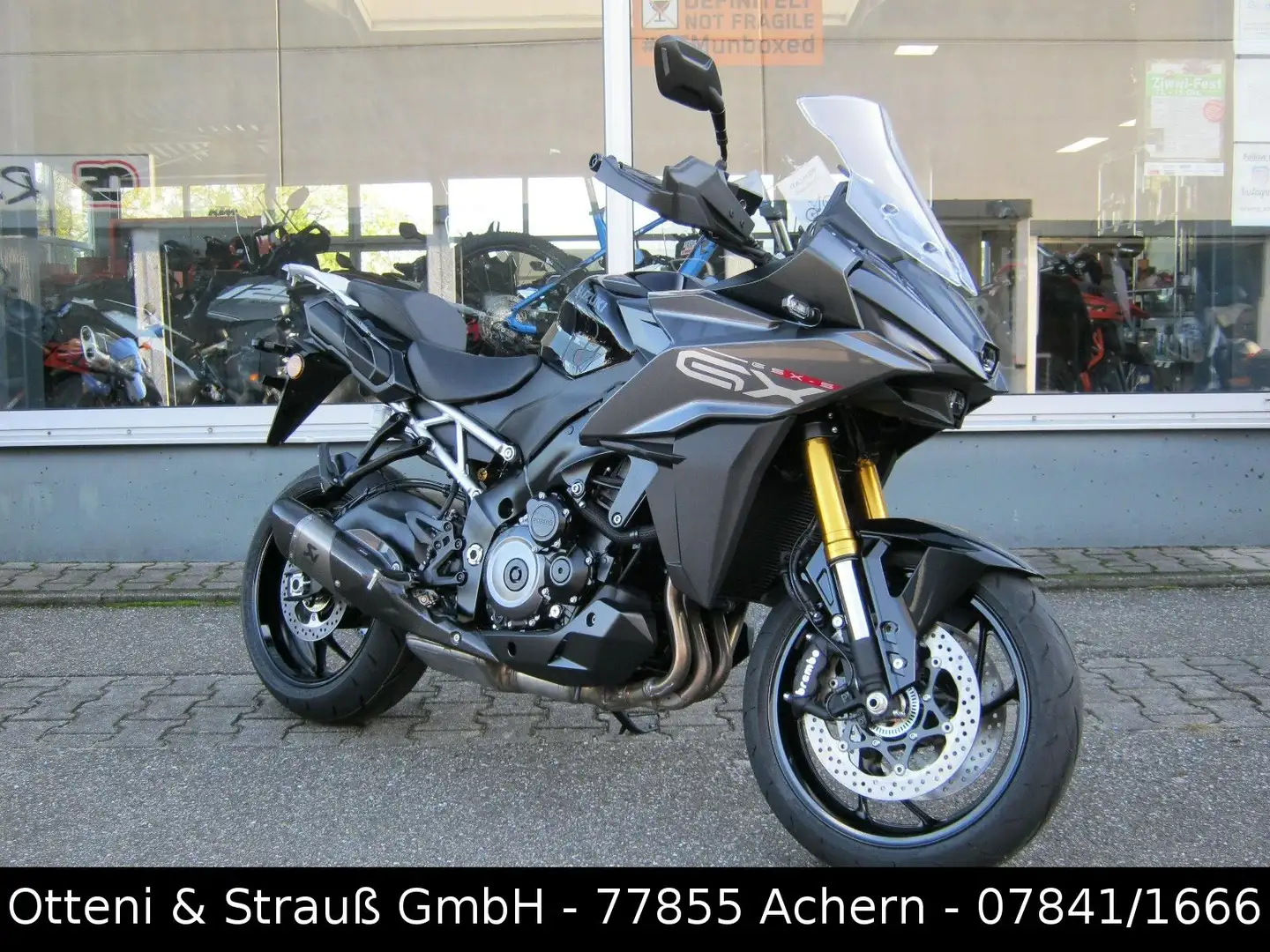 Suzuki GSX-S 1000GX Aktionspreis Zubehör*Akrapovic* Schwarz - 1