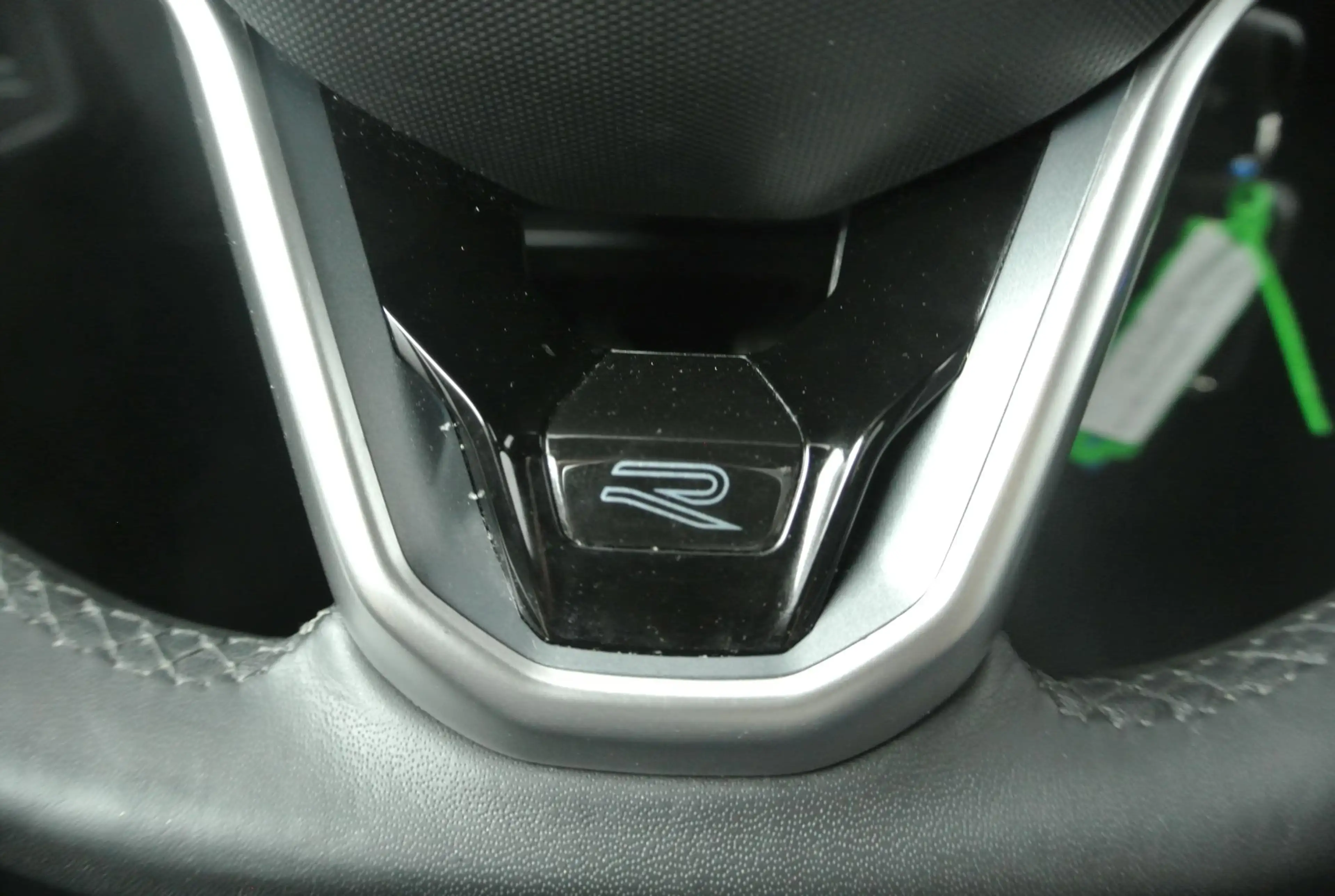 Volkswagen Polo 1.0 TSI R-Line | Carplay/Android Auto | Camera | C — photo 25