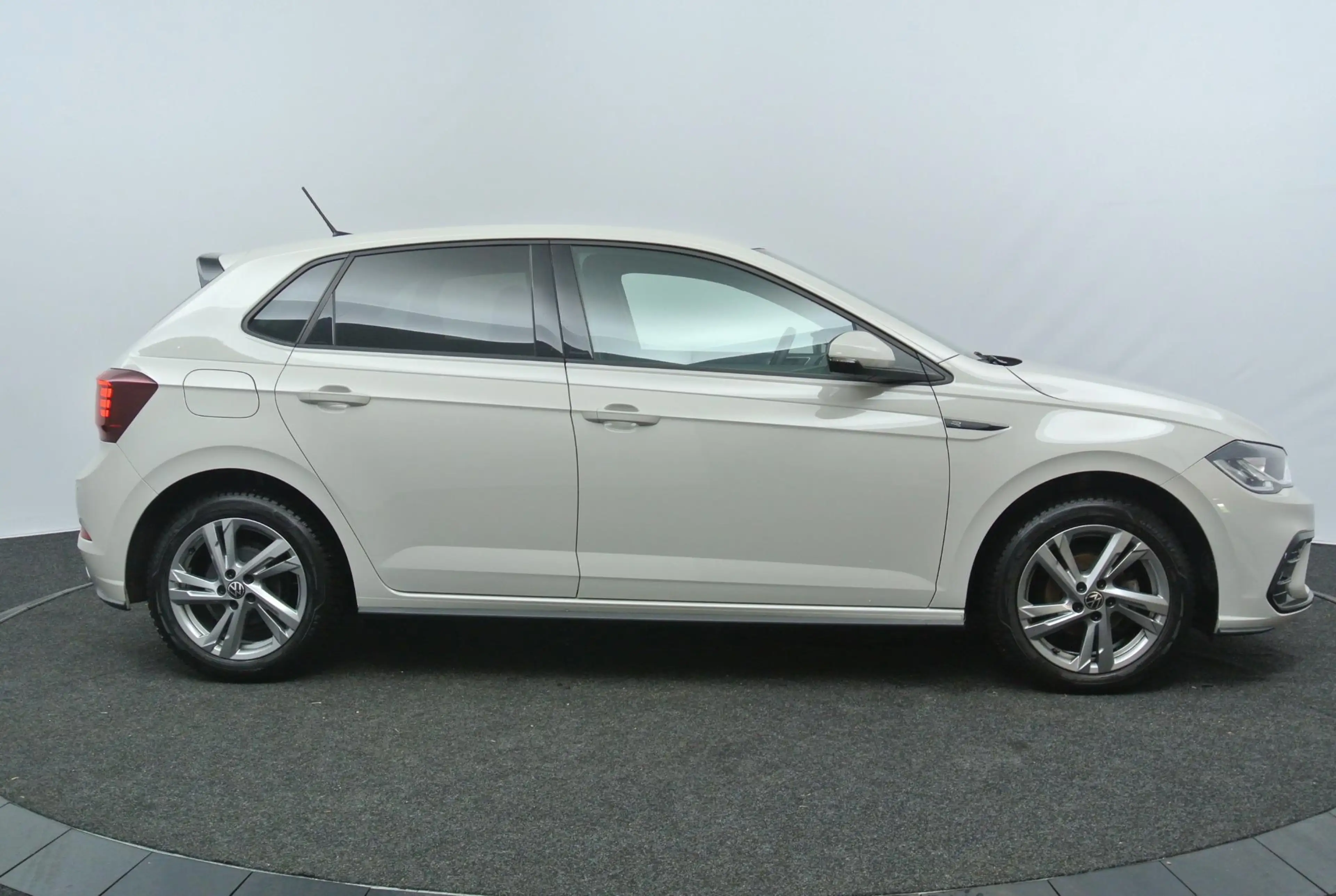 Volkswagen Polo 1.0 TSI R-Line | Carplay/Android Auto | Camera | C — photo 13