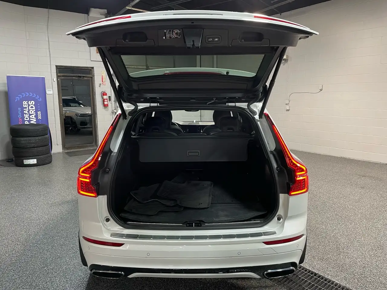 Volvo XC60 снимка Volvo XC60