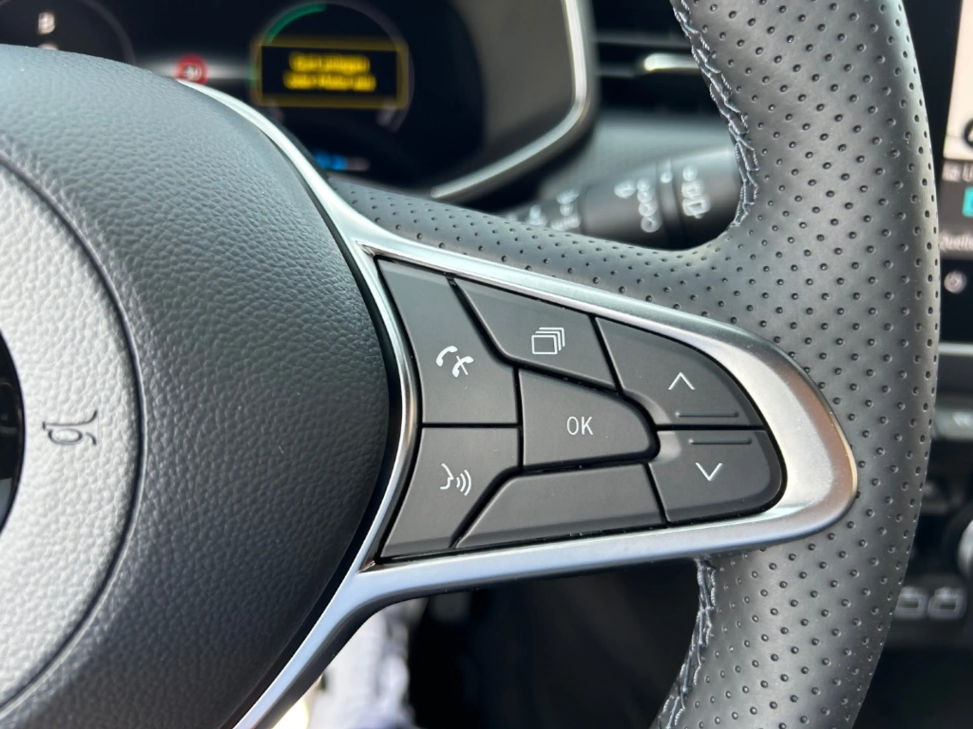Mitsubishi Colt Top Hybrid 1.6 BOSE NAVI KAMERA SHZ — photo 9