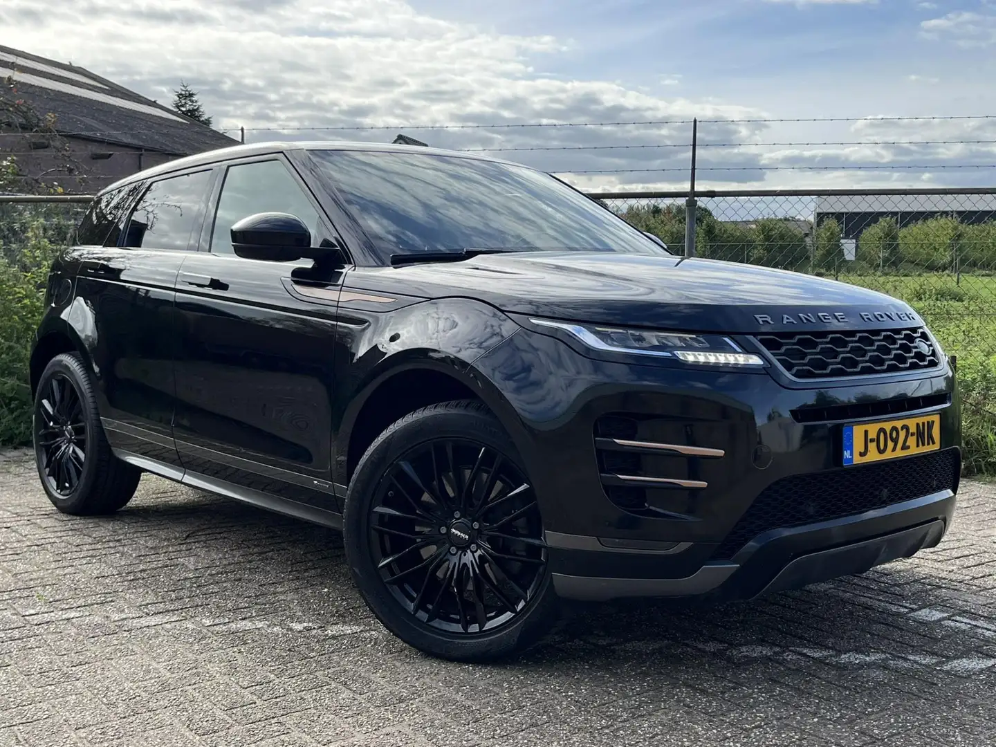 Land Rover Range Rover Evoque 2.0 D150 AWD R-Dynamic S Noir - 1