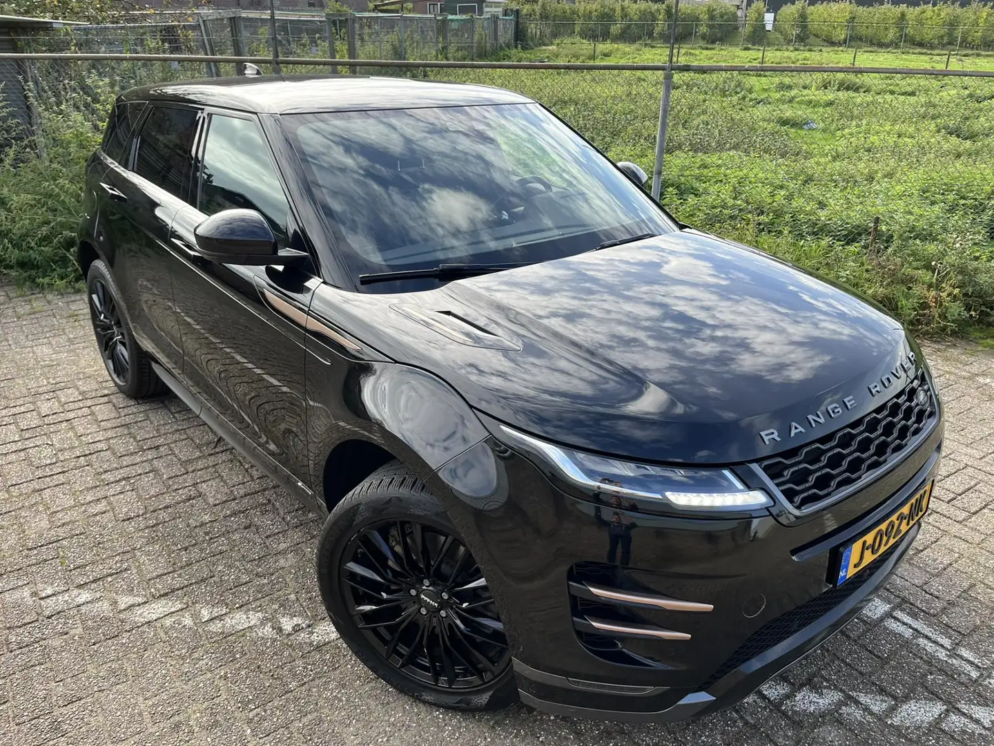 Land Rover Range Rover Evoque 2.0 D150 AWD R-Dynamic S Noir - 2