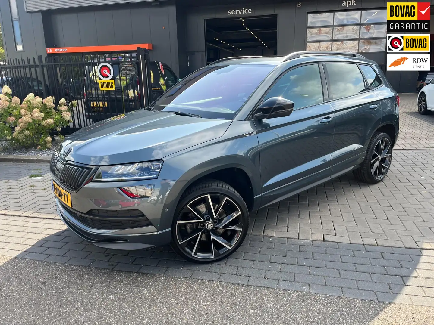 Skoda Karoq 1.5 TSI ACT Business Edition, digitaal display, sc Gris - 1