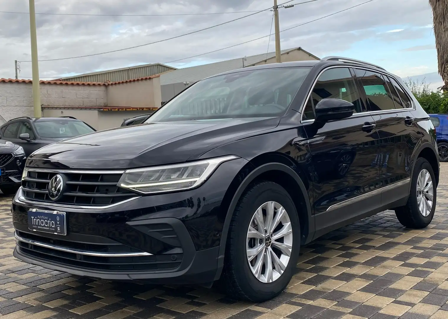 Volkswagen Tiguan Life 2.0 TDI 122CV Negro - 1