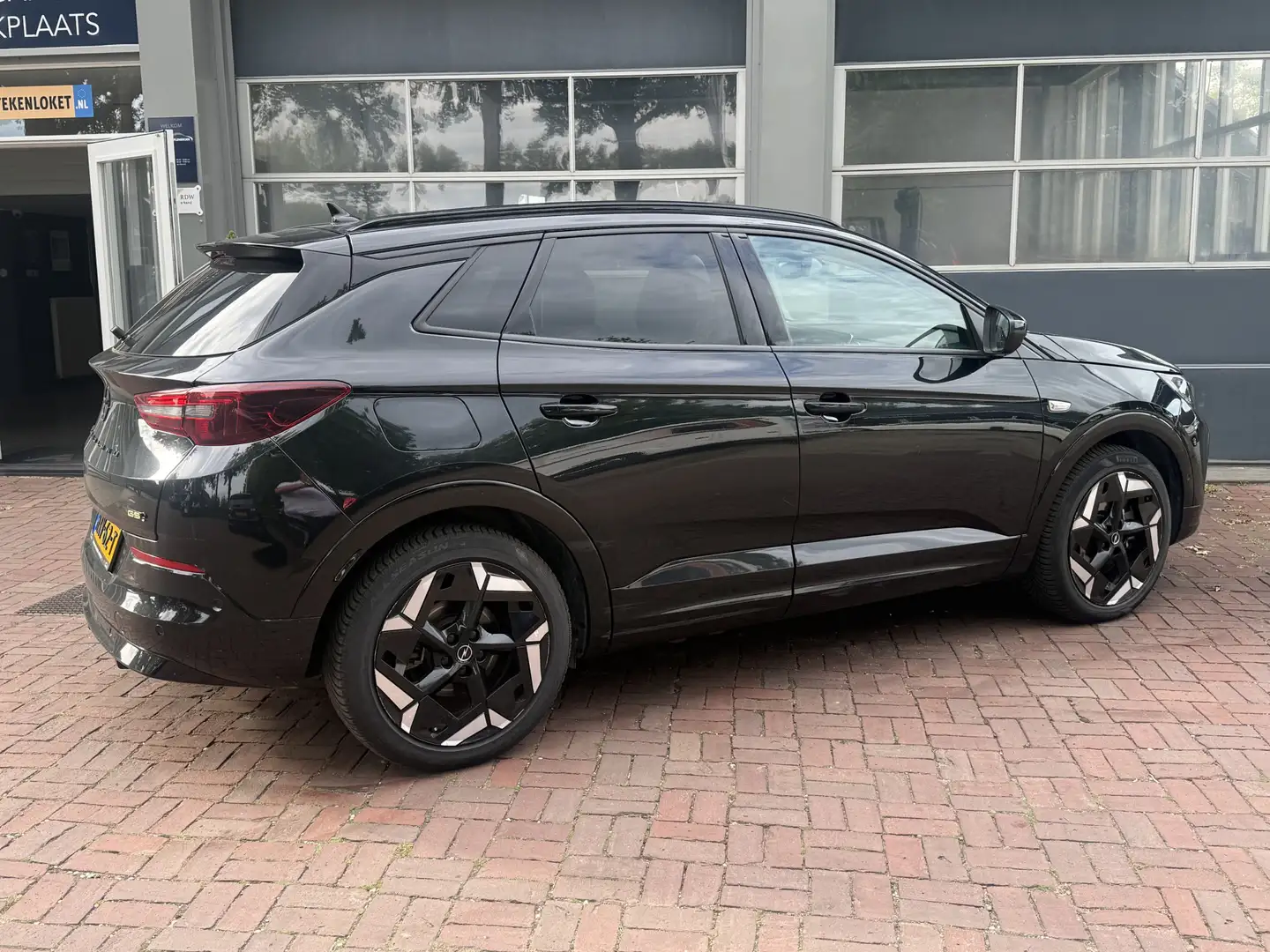 Opel Grandland 1.6 Turbo Plug-In Hybrid 4x4 GSe 04-2023 76.580 KM Wit - 2
