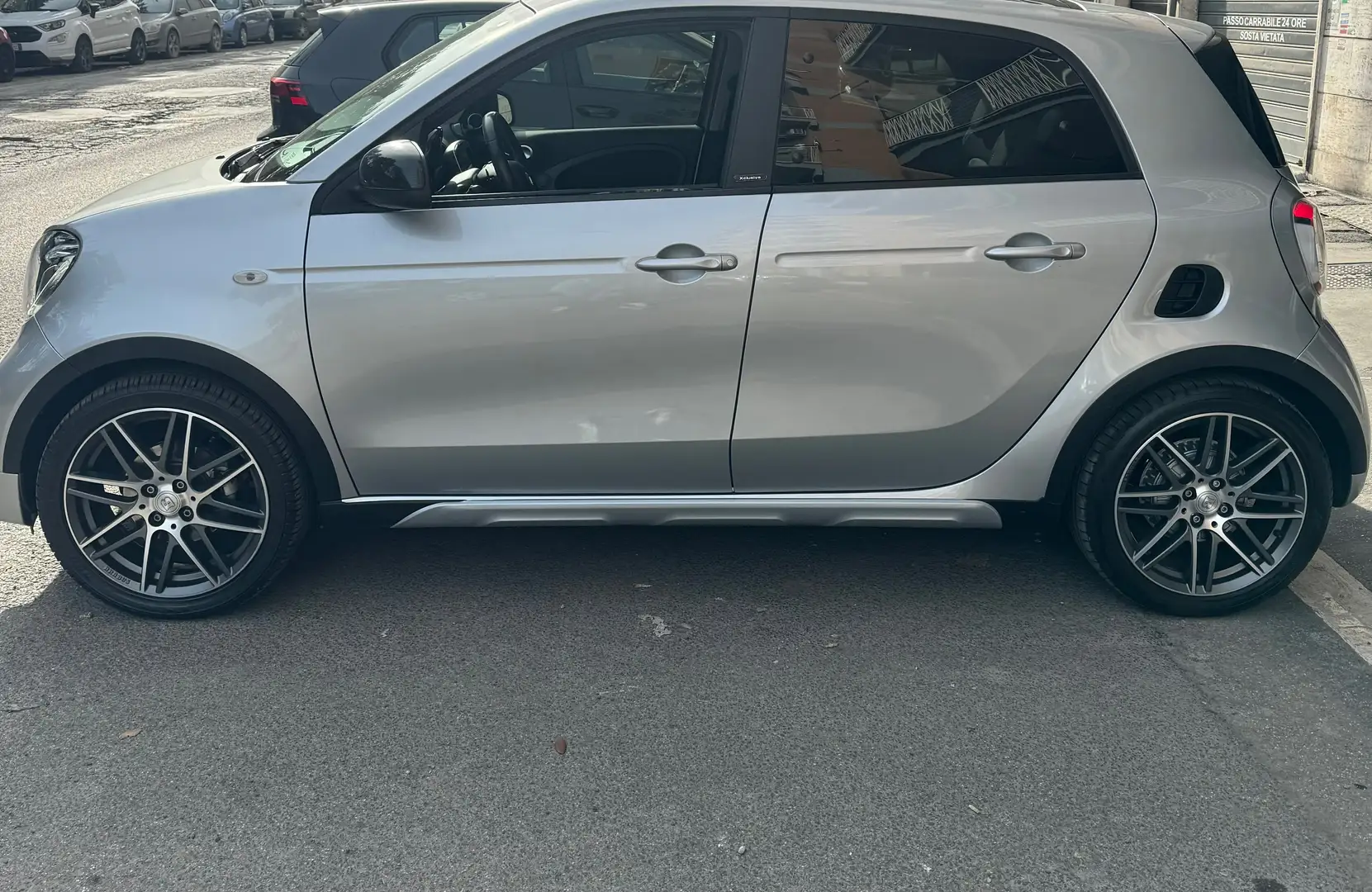 smart forFour 0.9 t Brabus Exclusive  PELLE SED. SPORTIVI Argento - 2