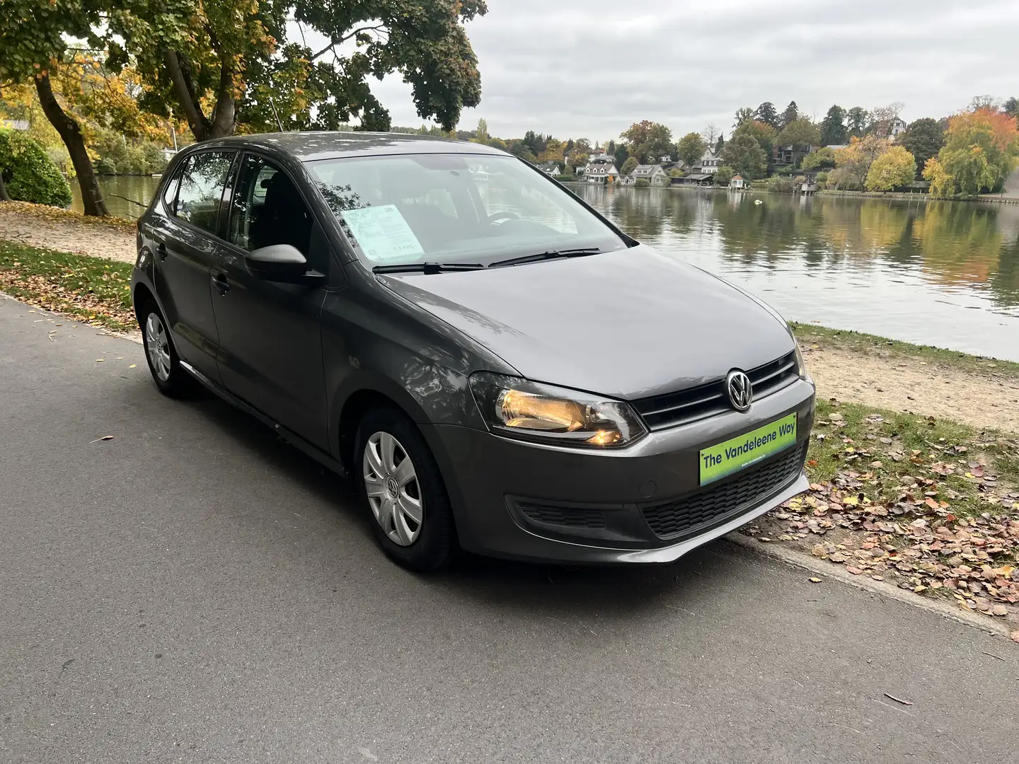 Volkswagen Polo Polo 1.2i Trendline Gris - 1