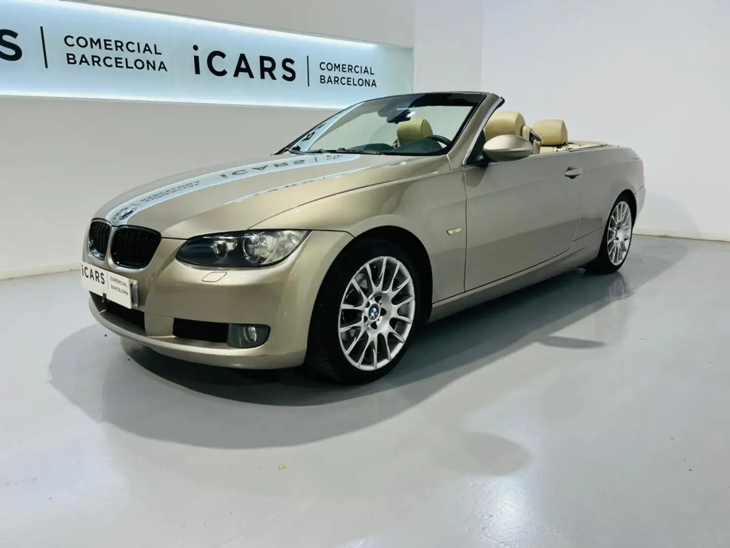 BMW 320 320i Cabrio Aut. Beige - 2