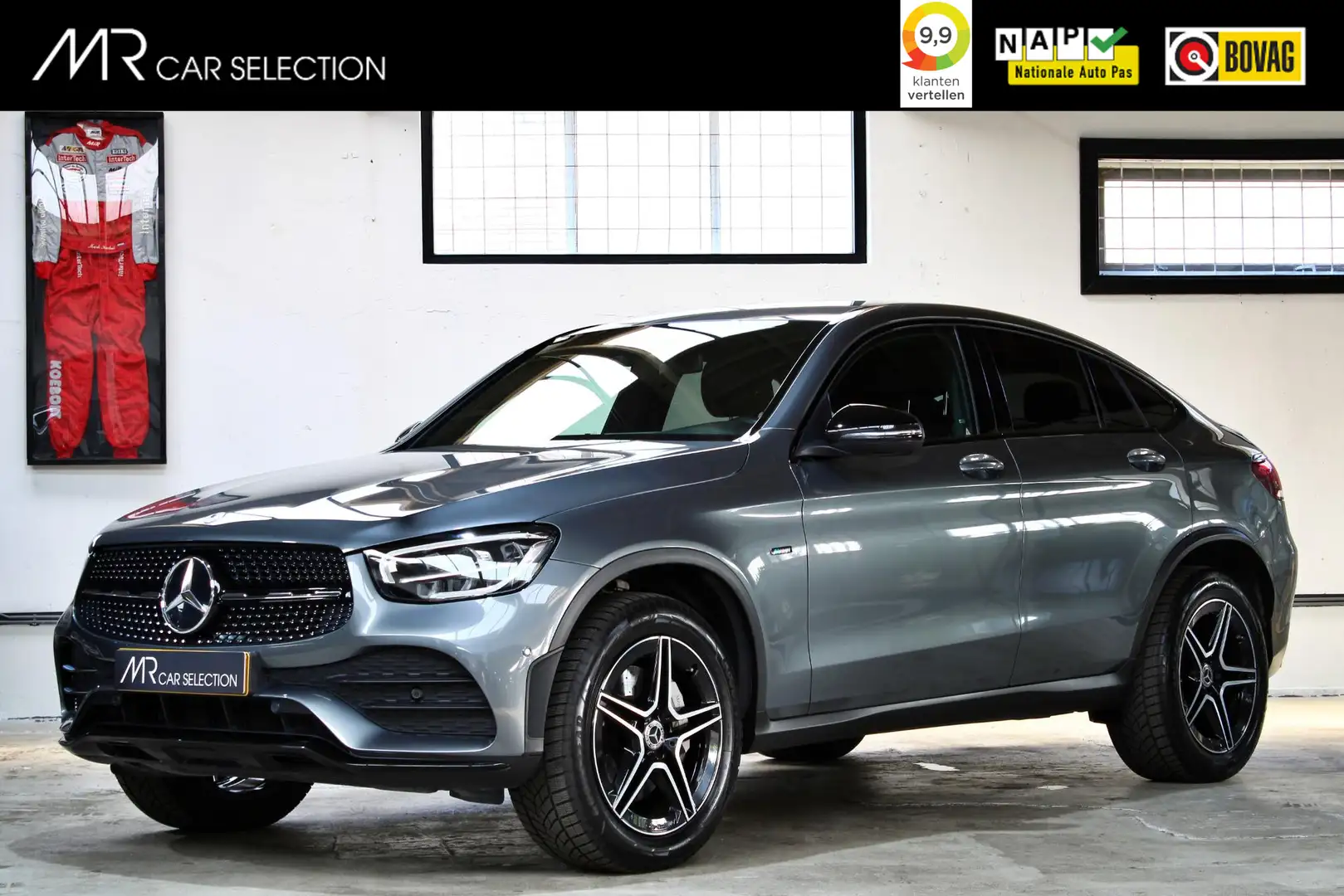 Mercedes-Benz GLC 300 Coupé 300e 4MATIC Business Solution AMG | Digitaal Grijs - 1