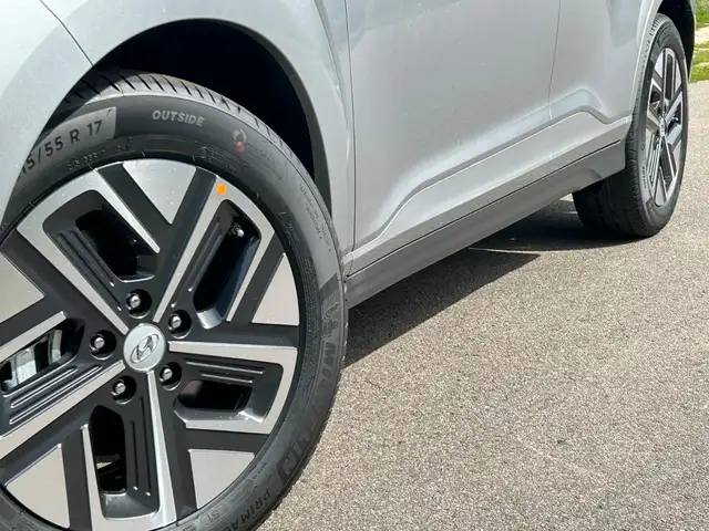 Hyundai Kona view 9