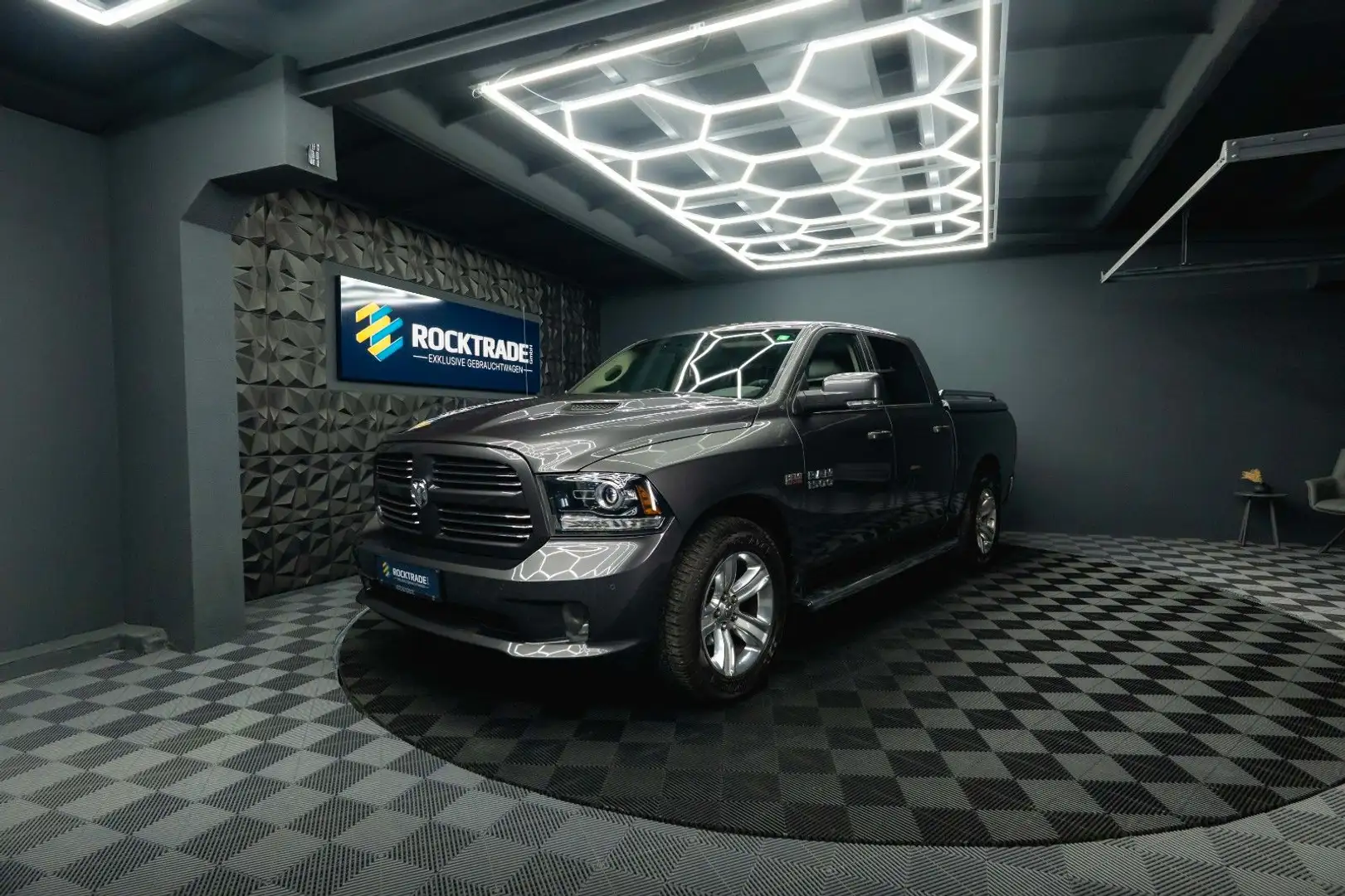 Dodge RAM 5.7 V8 HEMI 4x4 SPORT LPG Luft-FW Unfallfrei Grau - 1