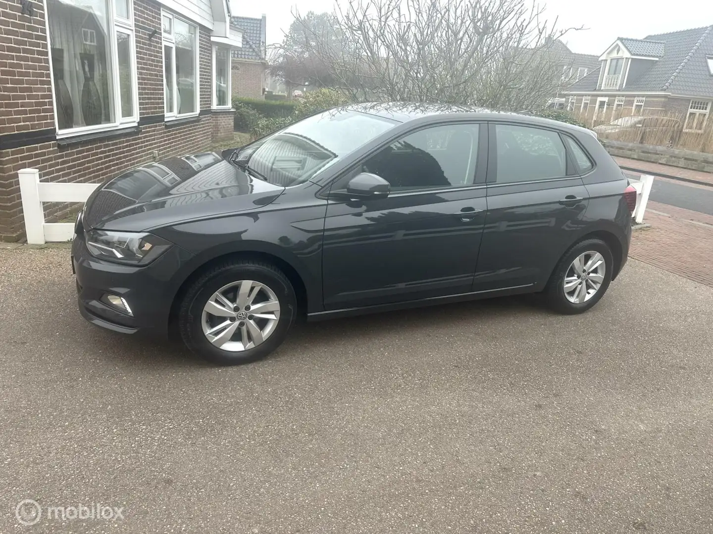 Volkswagen Polo 1.0 TSI 95PK Comfortline Business DIGITAAL DASHBOA Grijs - 2