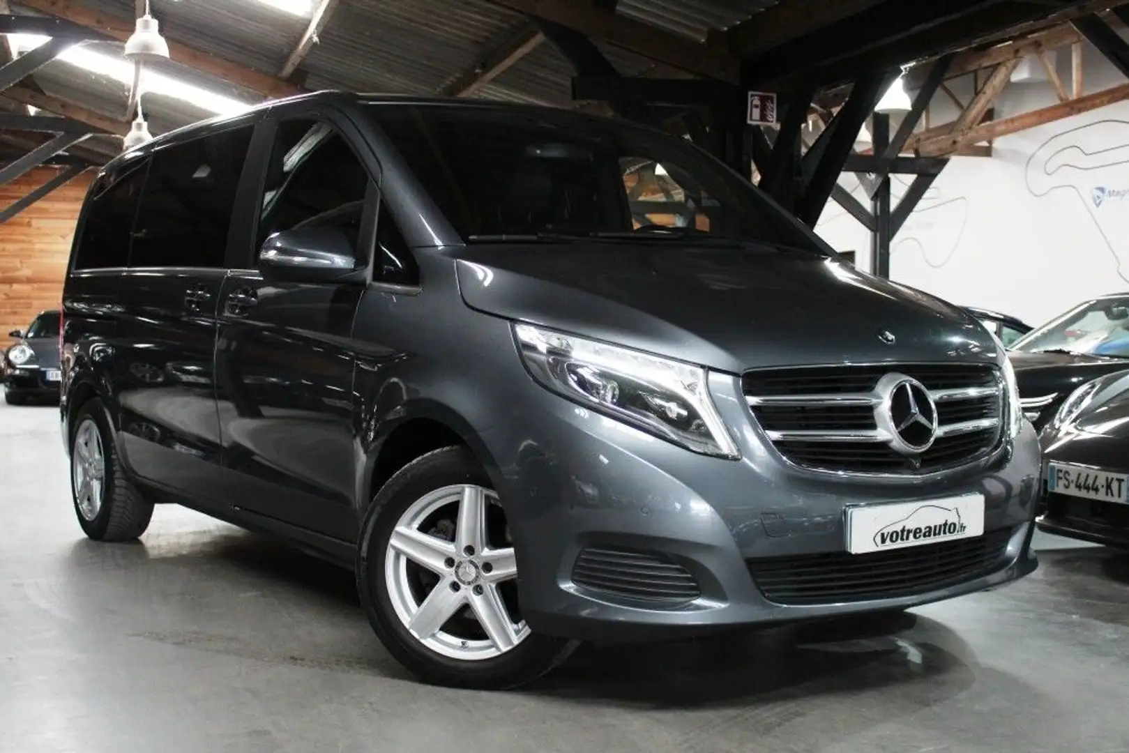 Mercedes-Benz V 220 II COMPACT 220 D AVANTGARDE AUTO Gris - 1