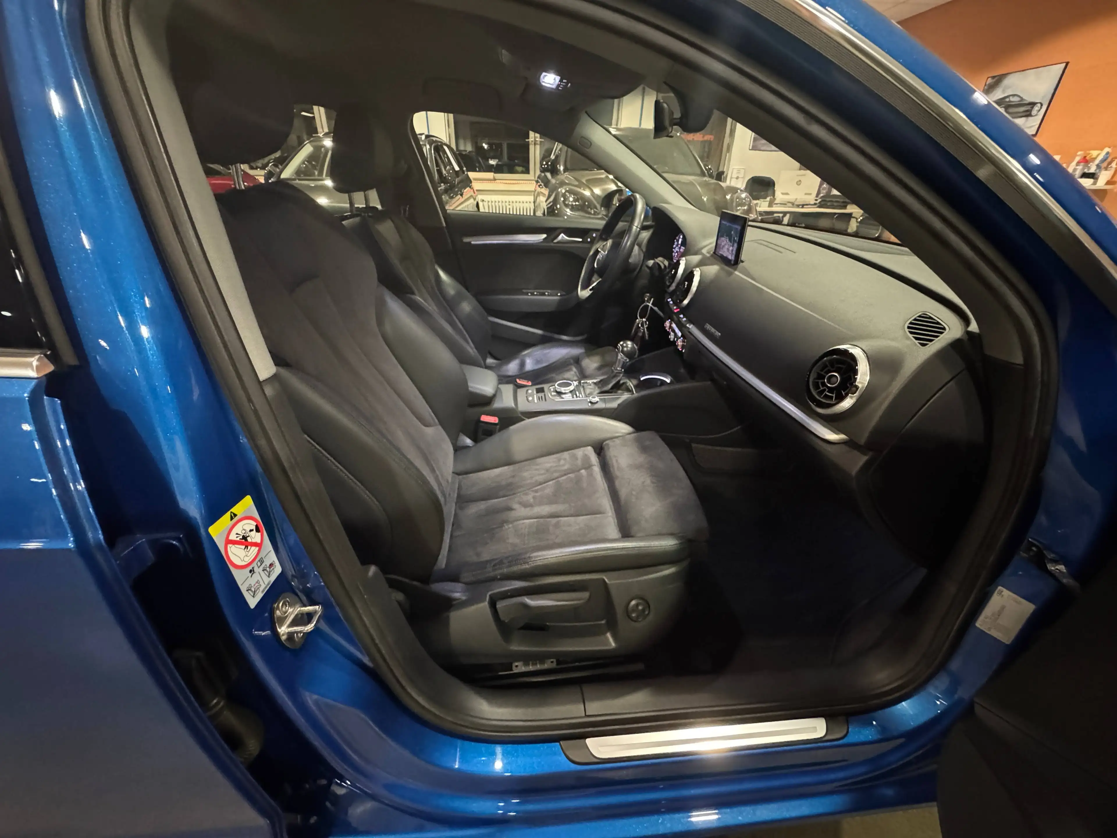 Audi A3 40 TFSI quattro sport,Quattro, S-tronik, NAVI MMI,Leder,LED SW,AHK,SHZ,Standheizung, — photo 16