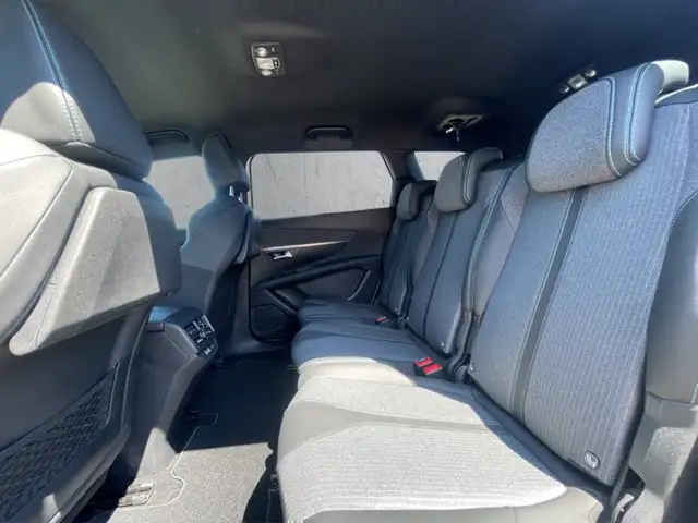 Peugeot 5008 view 8