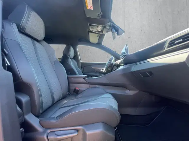 Peugeot 5008 view 13