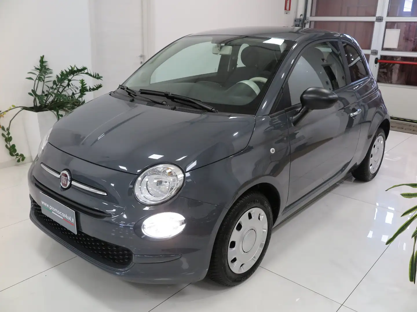 Fiat 500 1.0 hybrid Cult 70cv  "Neopatentato" Grijs - 1