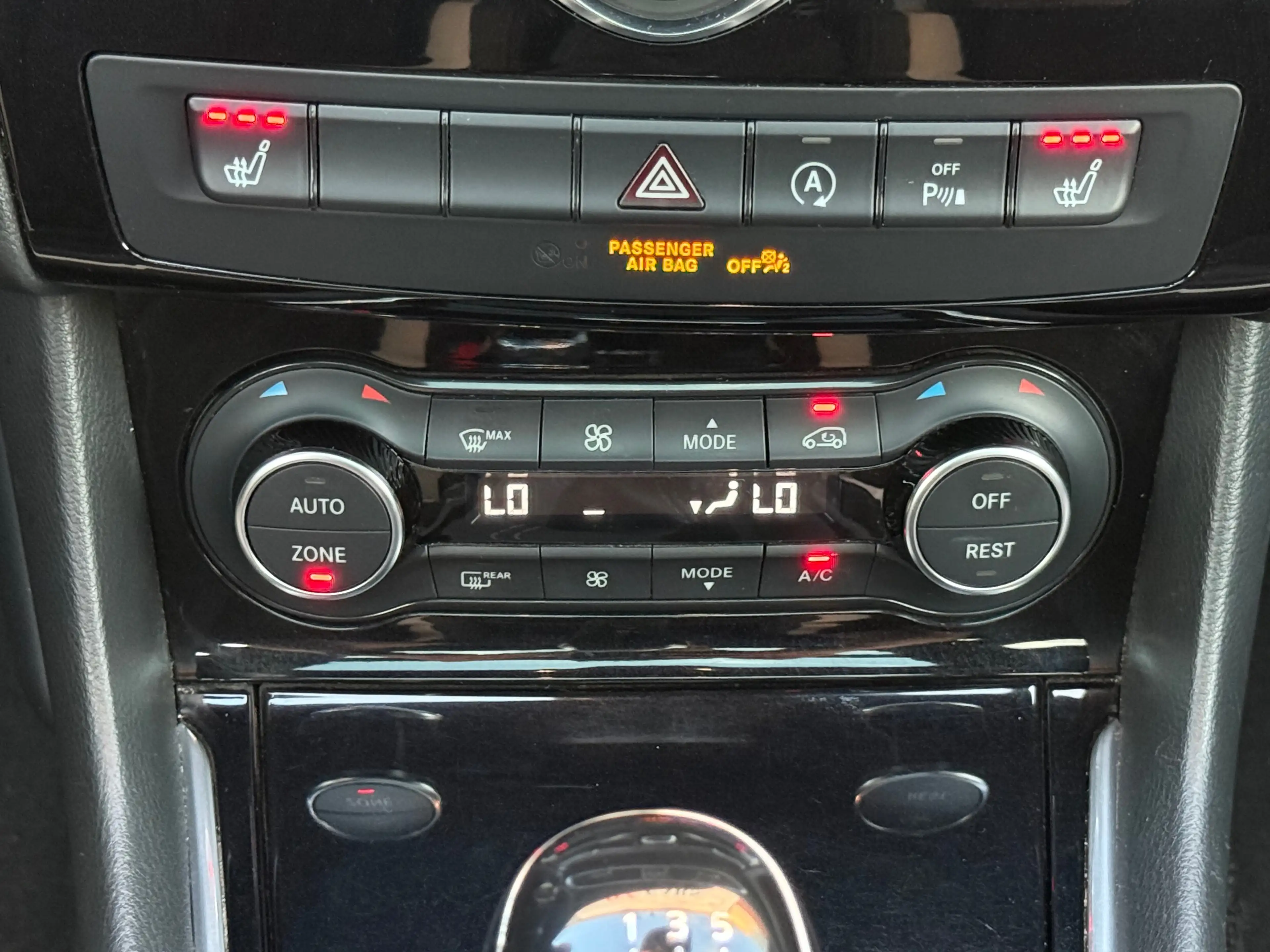 Infiniti Q30 Q30 1.5d Sport City Black — photo 27