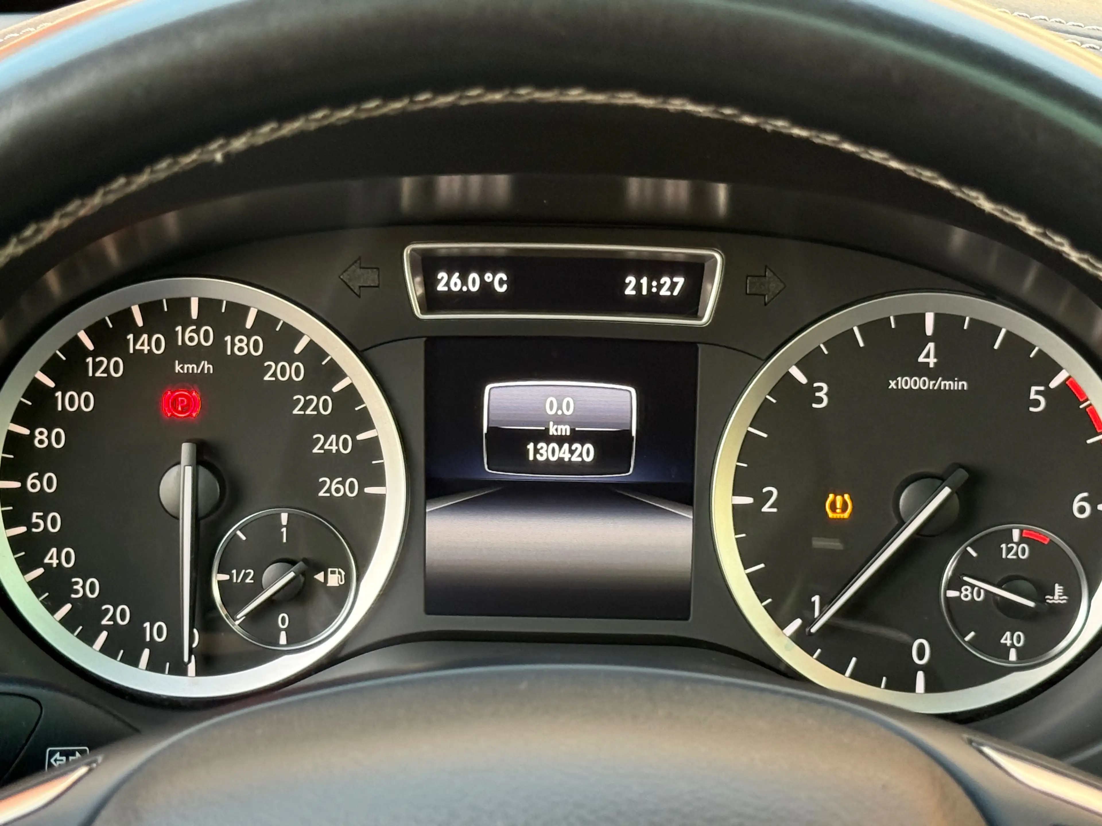 Infiniti Q30 Q30 1.5d Sport City Black — photo 36