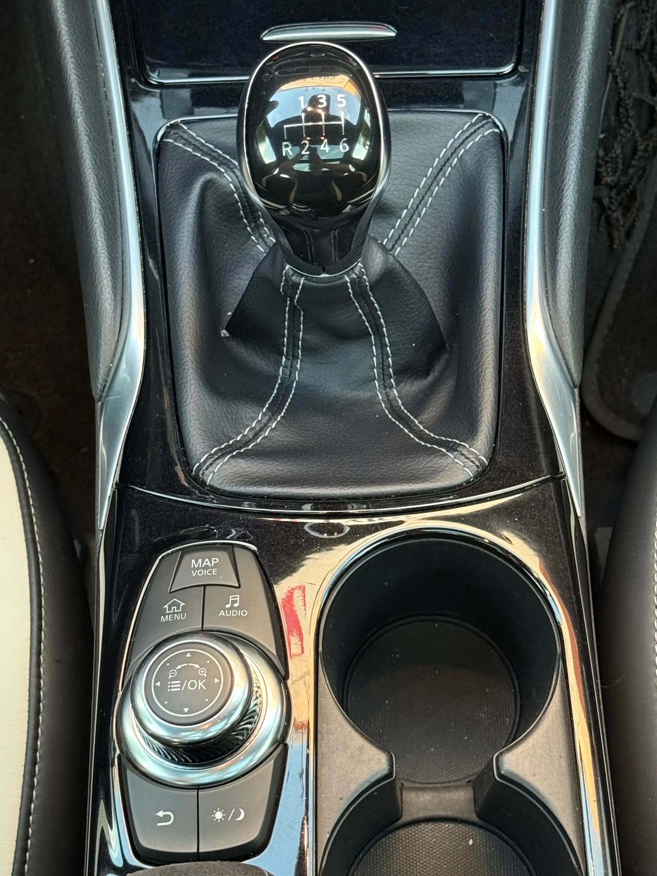 Infiniti Q30 Q30 1.5d Sport City Black — photo 28