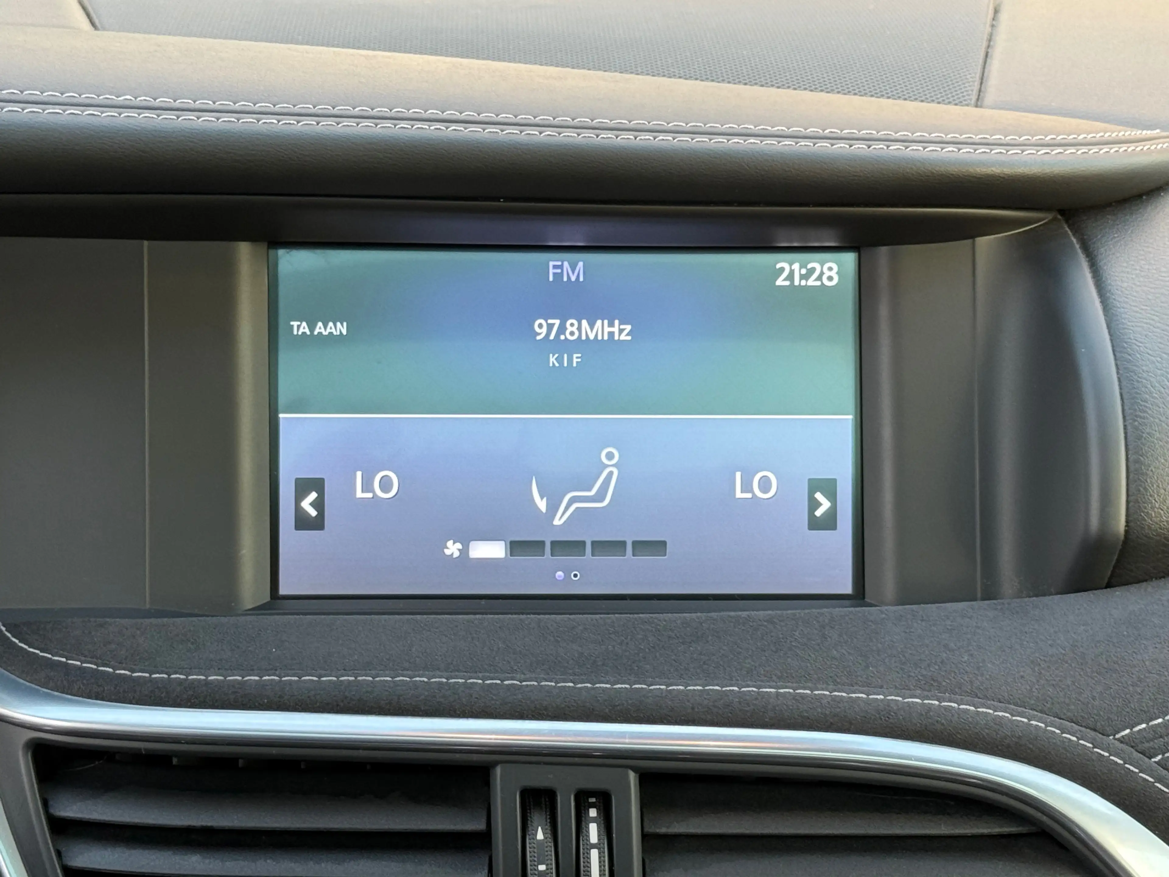 Infiniti Q30 Q30 1.5d Sport City Black — photo 43