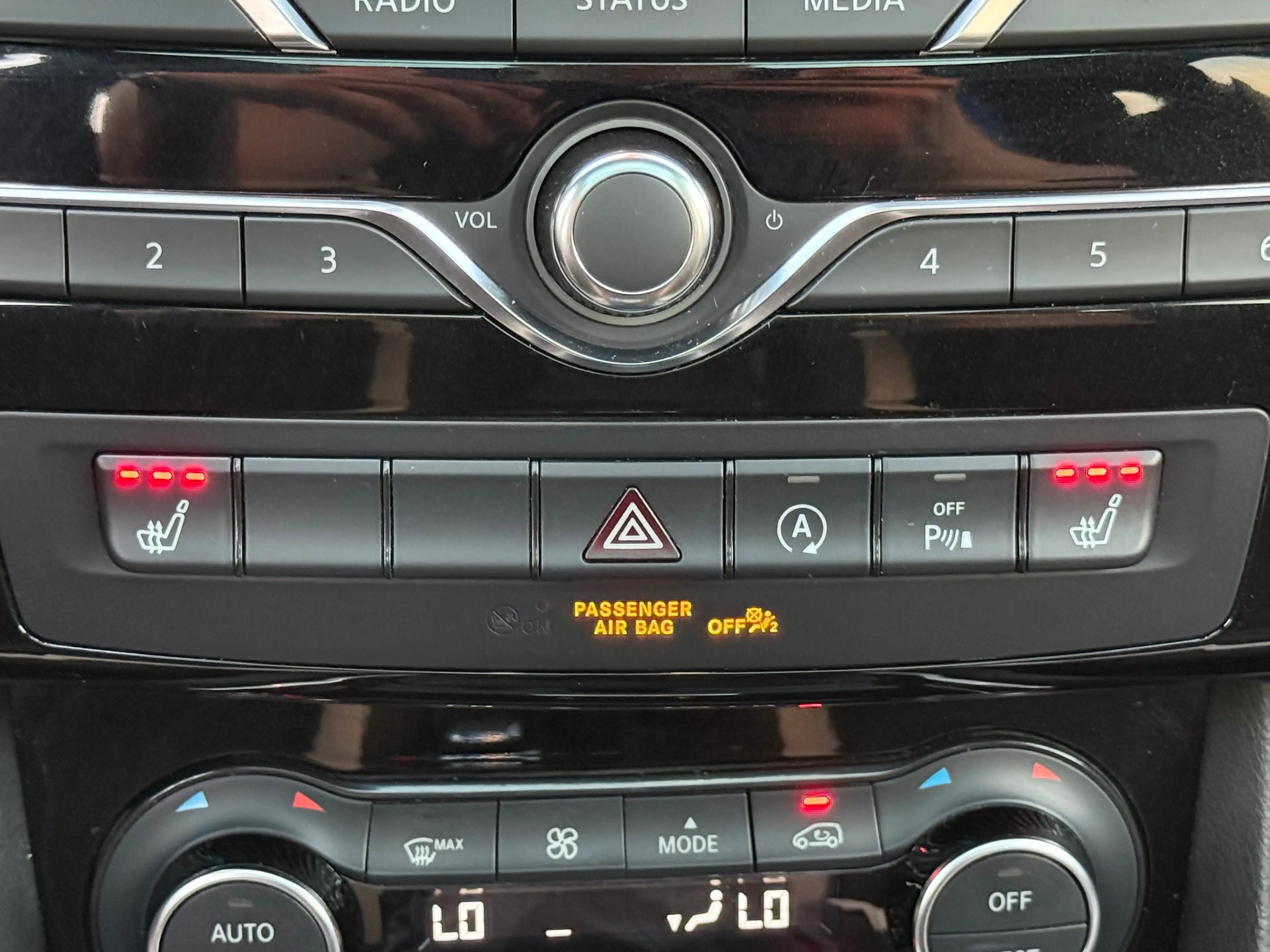 Infiniti Q30 Q30 1.5d Sport City Black — photo 29