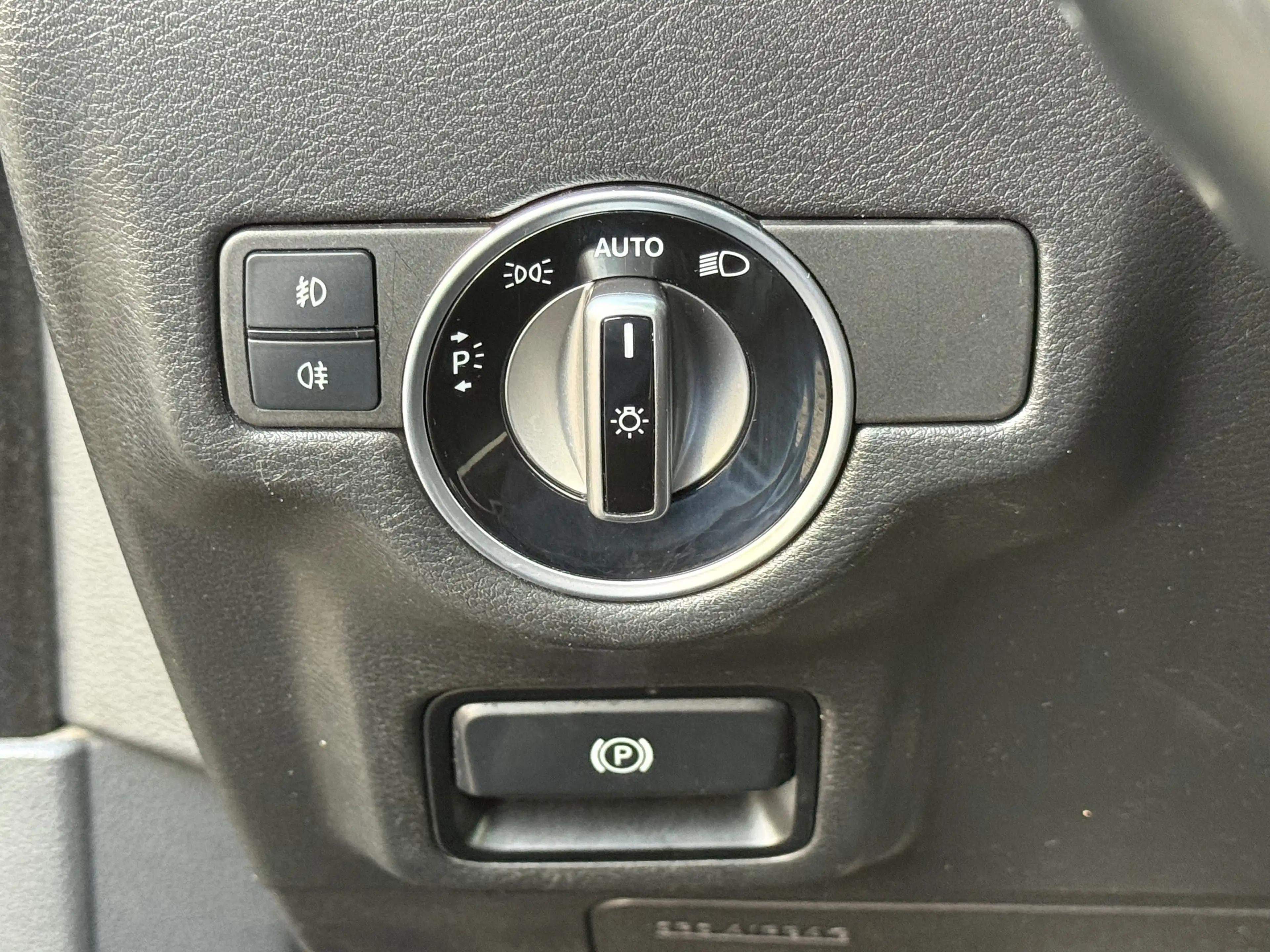 Infiniti Q30 Q30 1.5d Sport City Black — photo 34