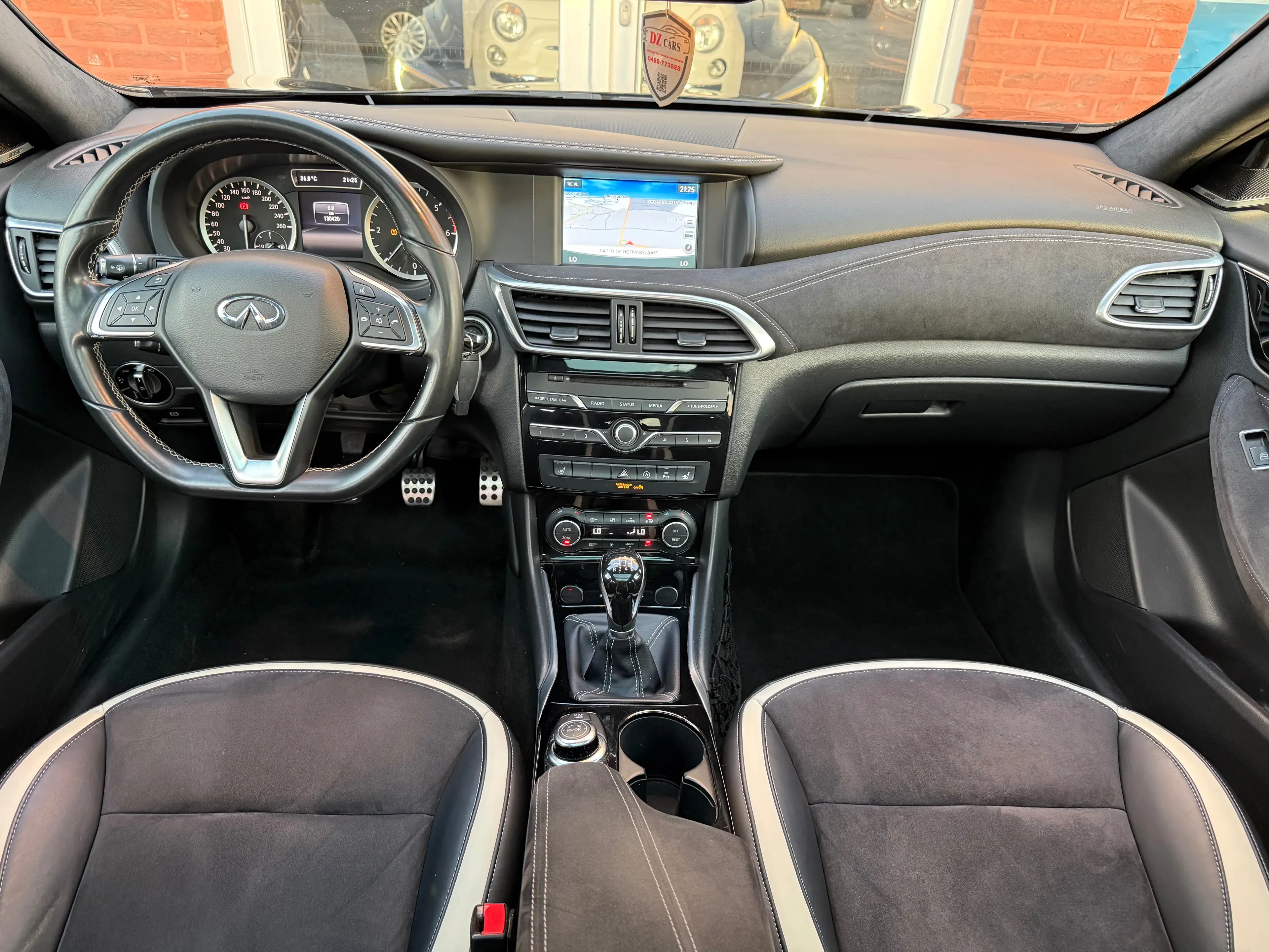 Infiniti Q30 Q30 1.5d Sport City Black — photo 19