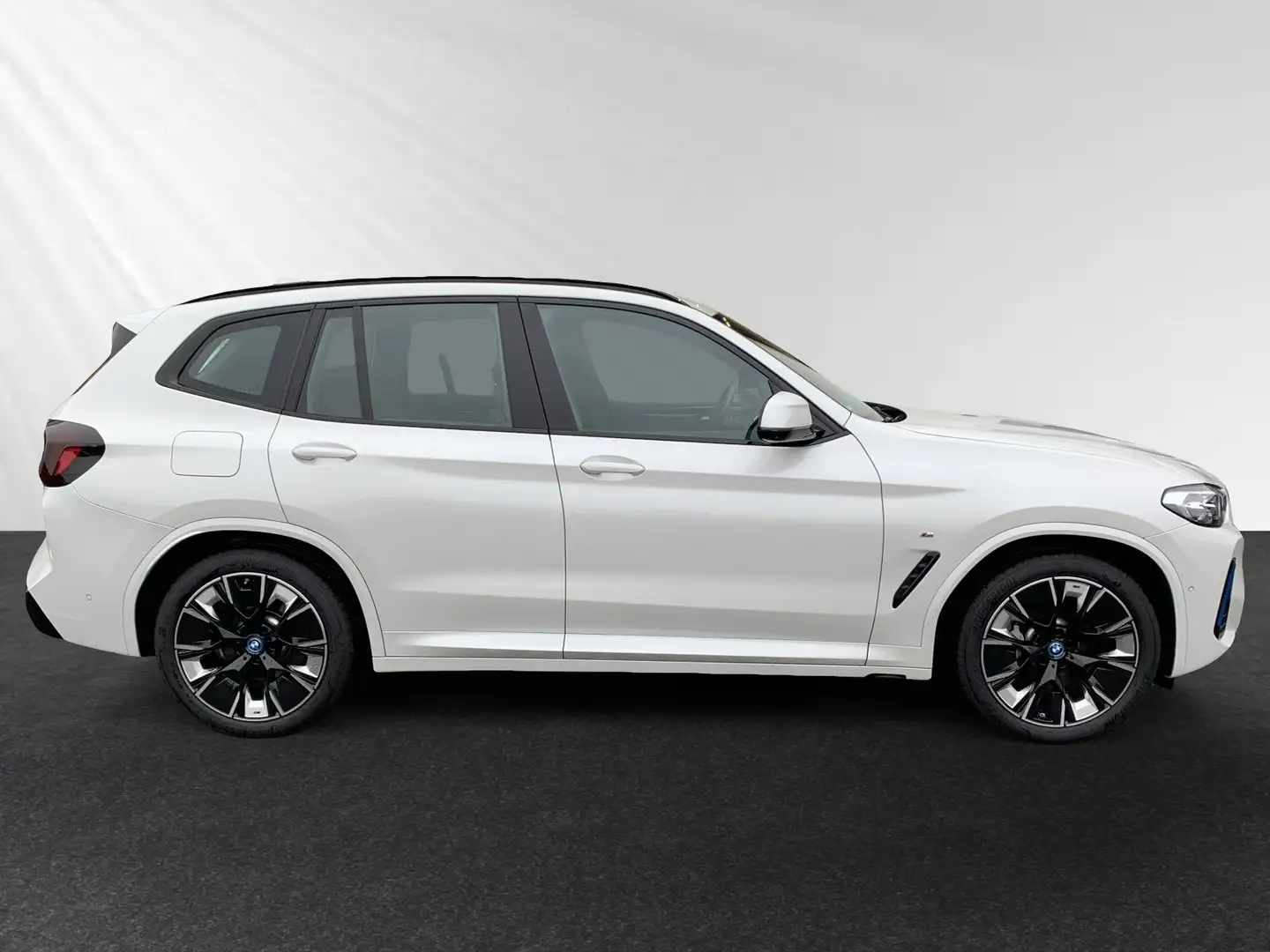 BMW iX3 Sonderfinanzierung mit 0,01 % eff. Jahreszins* Weiß - 2