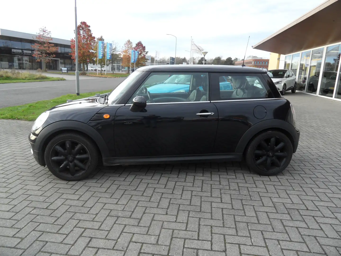 MINI Cooper Mini 1.6 Chili Schwarz - 2