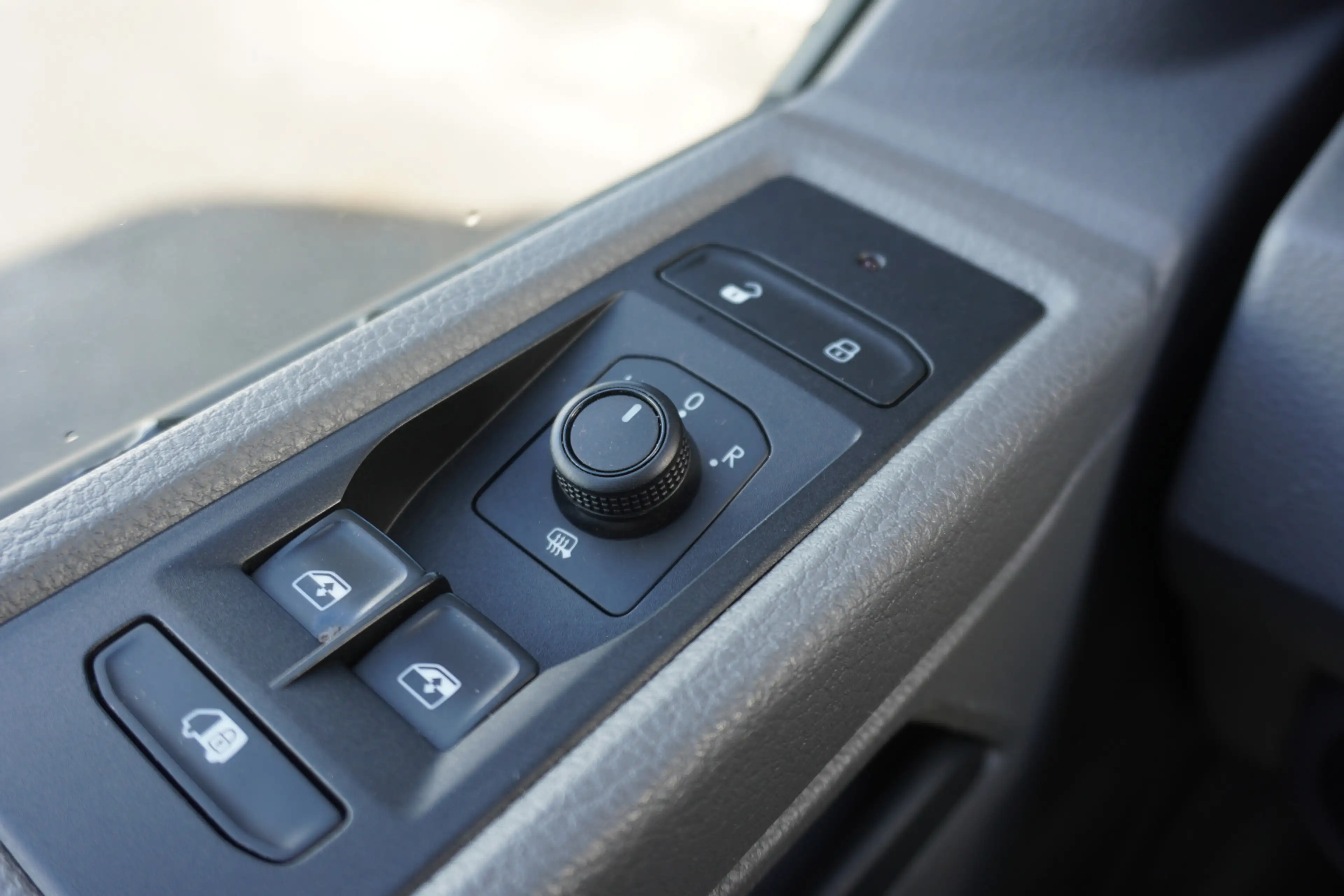Volkswagen T6.1 Transporter L2H1 110pk L2H1 Camera Apple Carplay Airco Cruise — photo 15