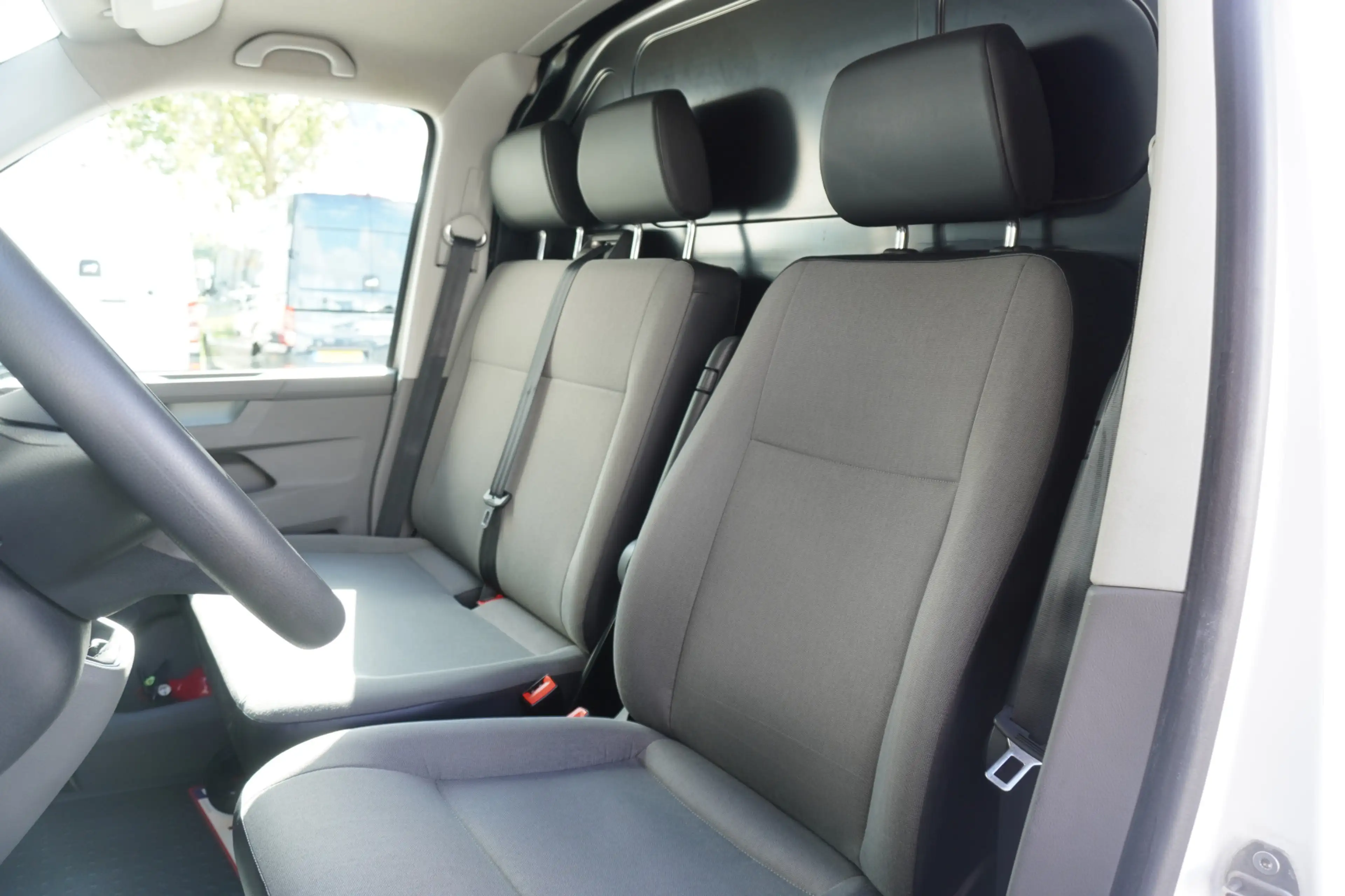 Volkswagen T6.1 Transporter L2H1 110pk L2H1 Camera Apple Carplay Airco Cruise — photo 13