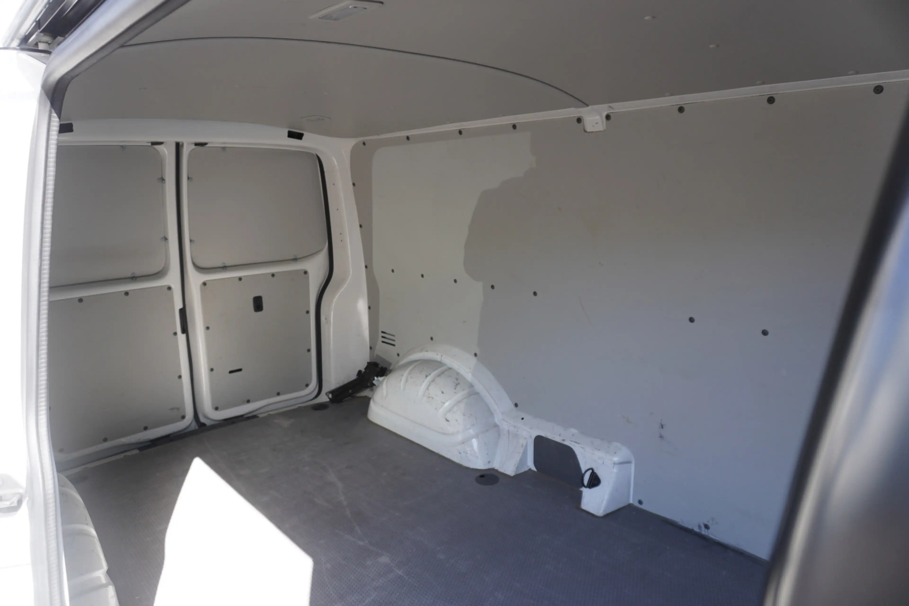 Volkswagen T6.1 Transporter L2H1 110pk L2H1 Camera Apple Carplay Airco Cruise — photo 10