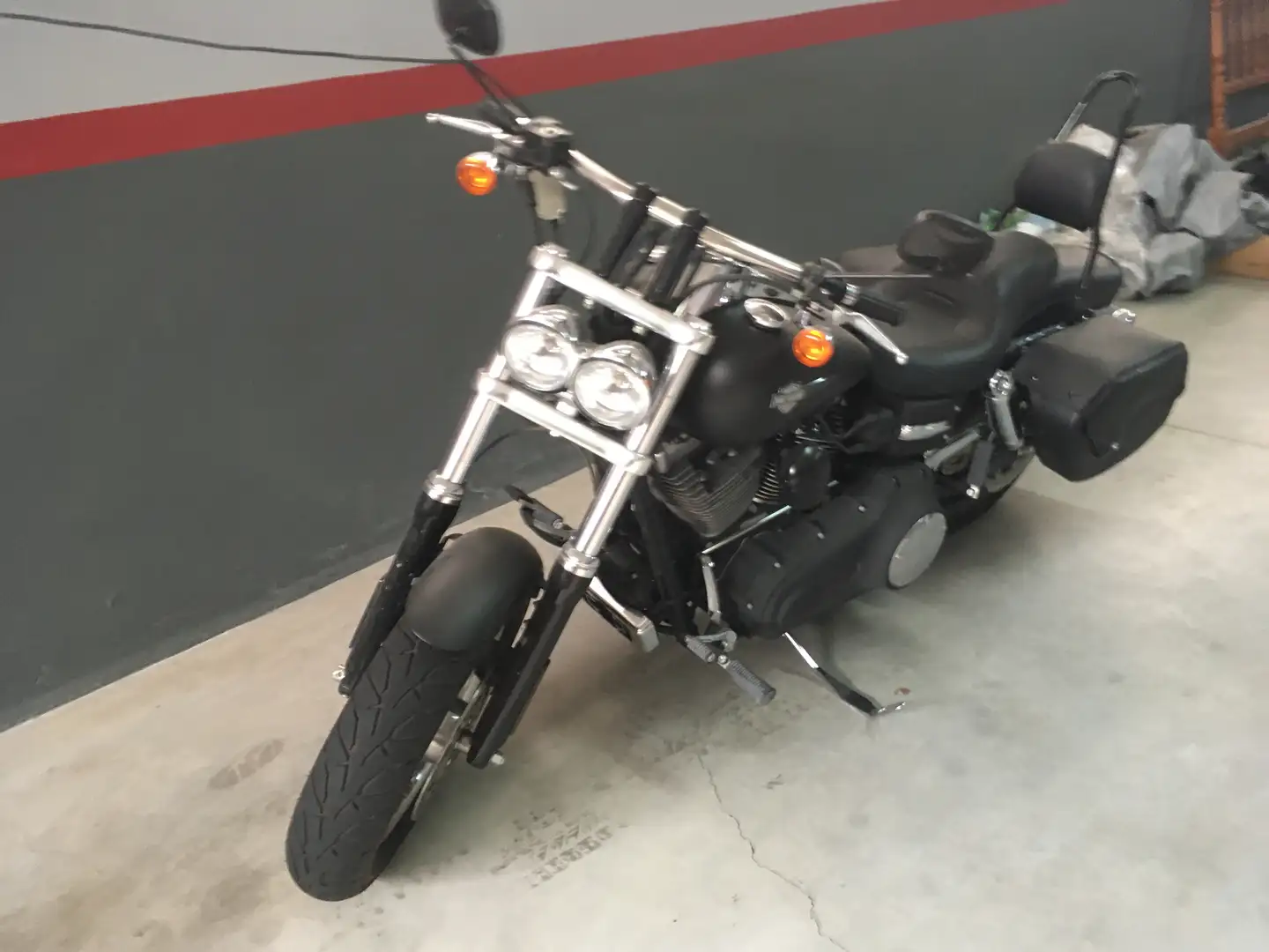 Harley-Davidson Dyna Fat Bob Negro - 2