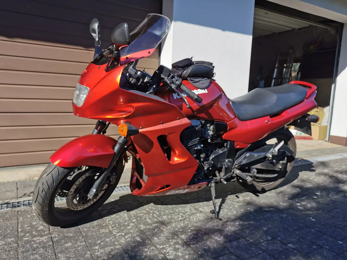 Kawasaki GPZ 1100 Rouge - 1