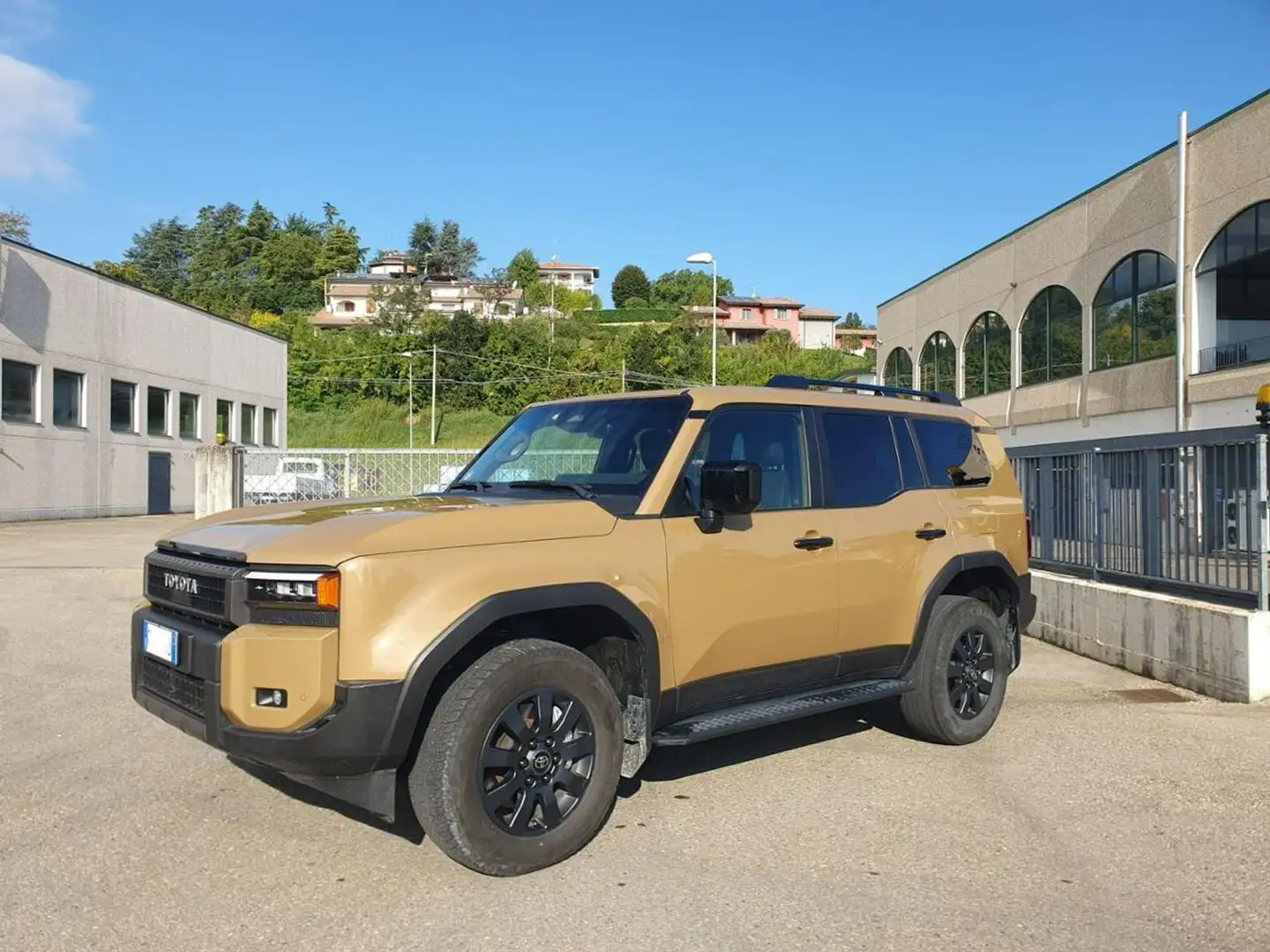 Toyota Land Cruiser 2.8 D4D A/T AWD Adventure Beige - 2