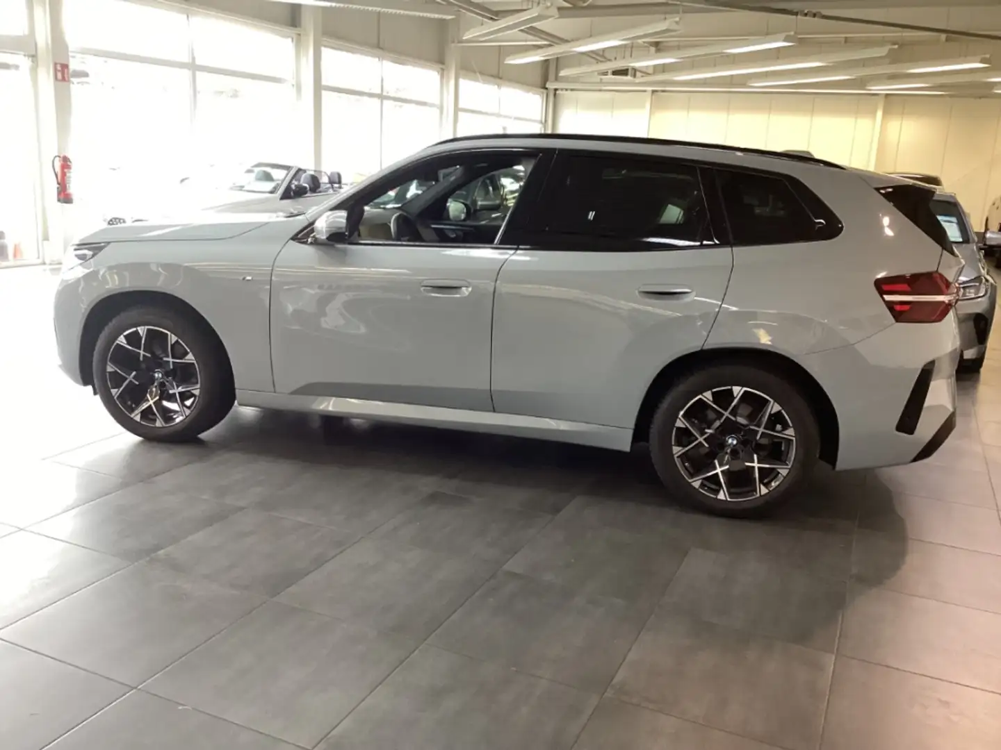 BMW X3 20 xDrive M Sport AHK Pano H/K Premium+Prof. PA+ D Grau - 2