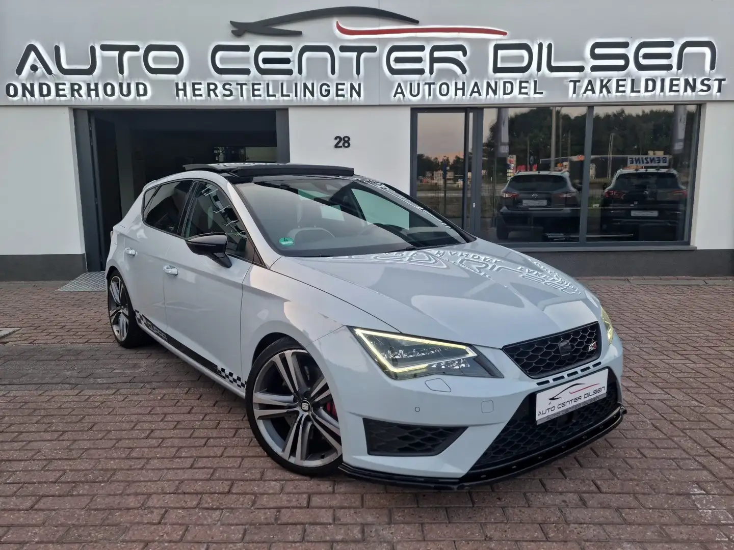 CUPRA Leon Leon Cupra 2.0 TSI 290 PK DSG|PANO|ACC|19'' Blanc - 1