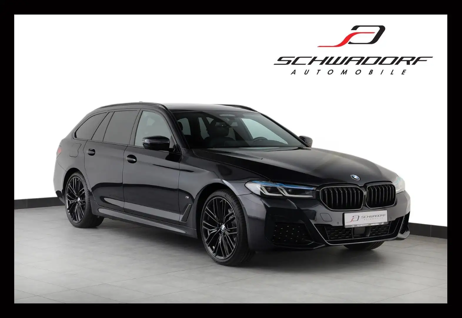 BMW 520 d xDrive Touring M Sport PANO STHZ H&K ACC 20 Schwarz - 1